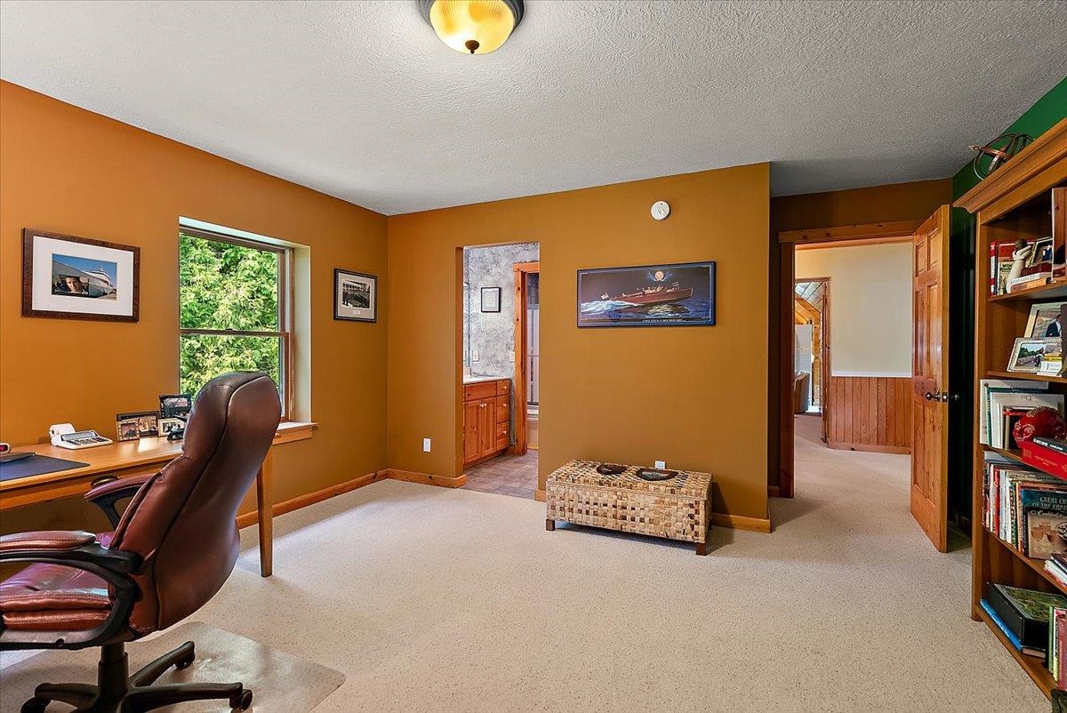 407 N Twin Pines Drive, Lake Leelanau, MI, 49653