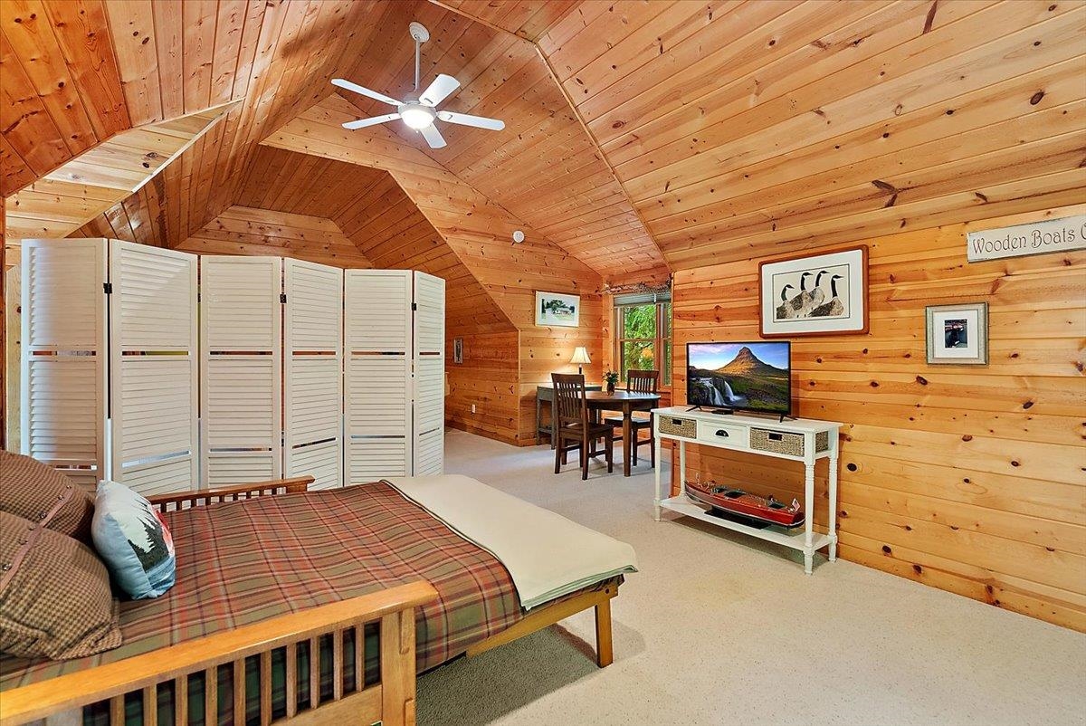 407 N Twin Pines Drive, Lake Leelanau, MI, 49653