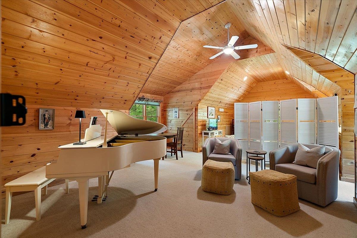 407 N Twin Pines Drive, Lake Leelanau, MI, 49653