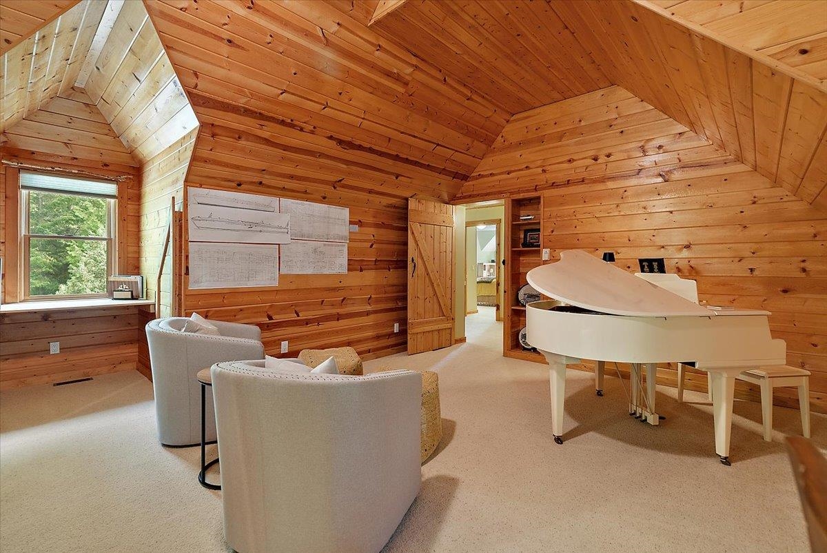 407 N Twin Pines Drive, Lake Leelanau, MI, 49653