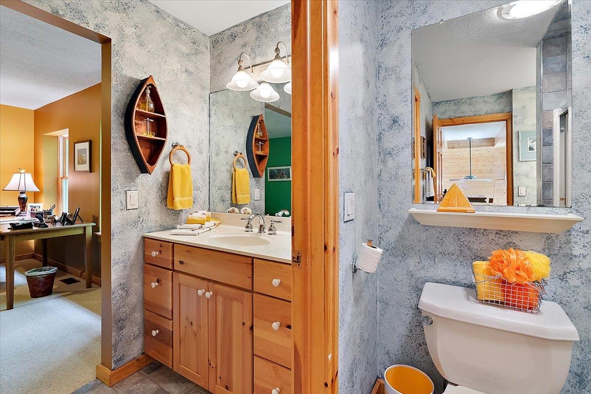 407 N Twin Pines Drive, Lake Leelanau, MI, 49653