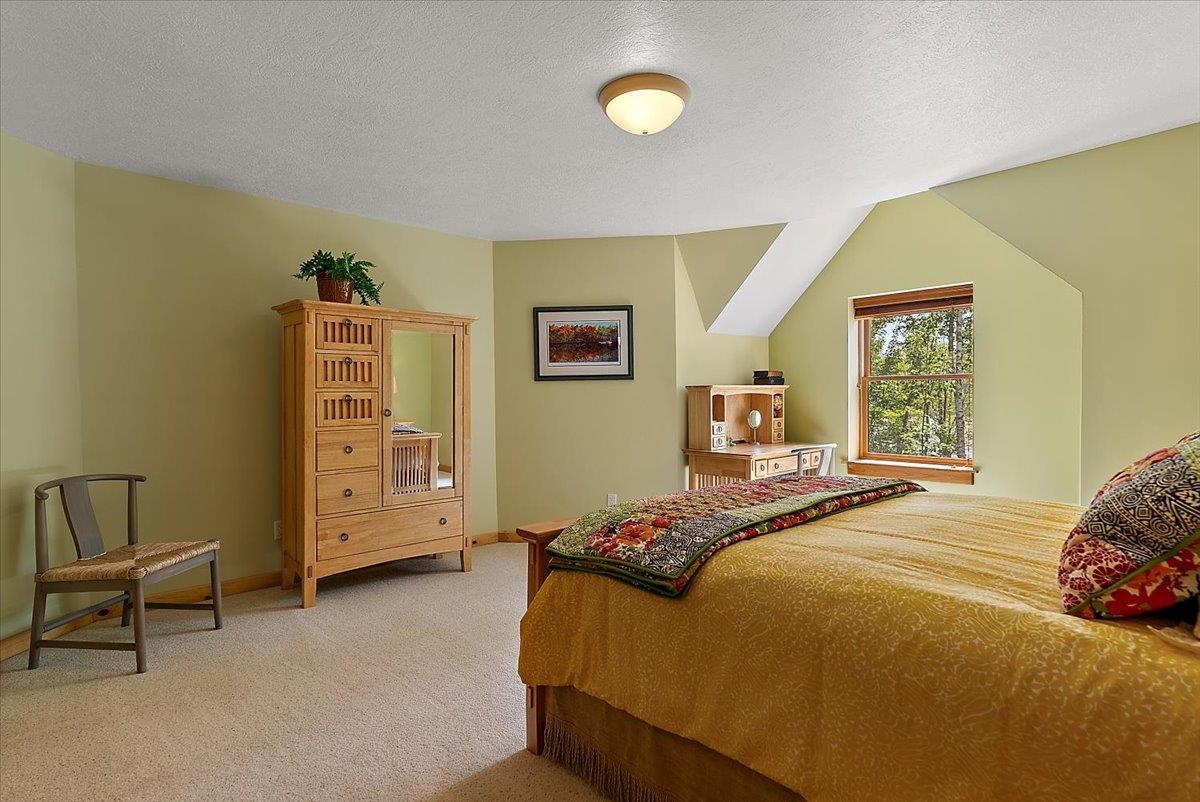 407 N Twin Pines Drive, Lake Leelanau, MI, 49653