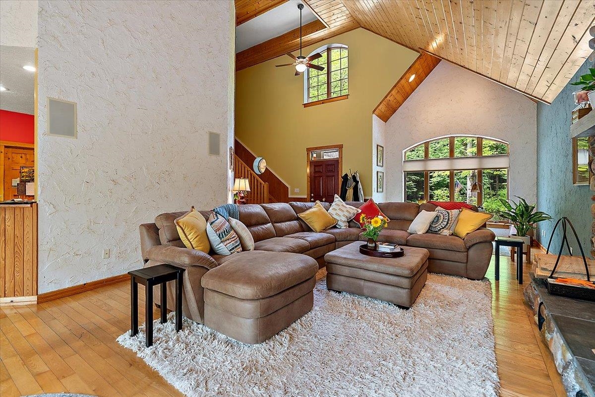 407 N Twin Pines Drive, Lake Leelanau, MI, 49653