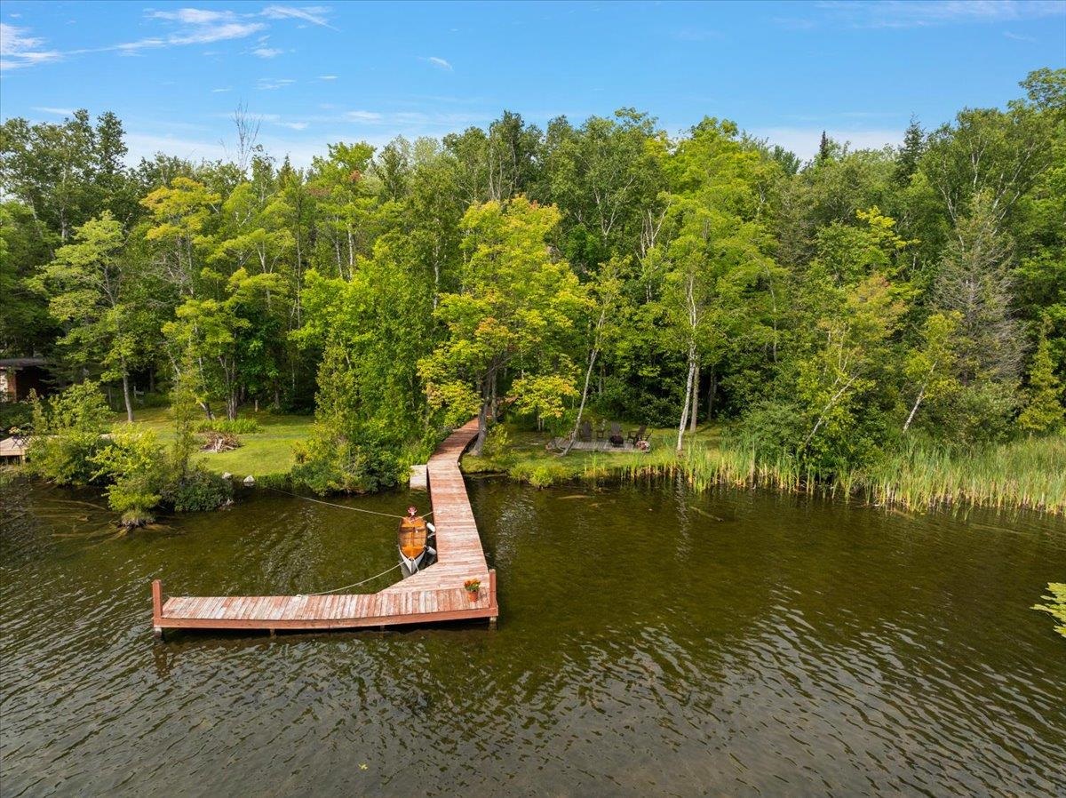 407 N Twin Pines Drive, Lake Leelanau, MI, 49653