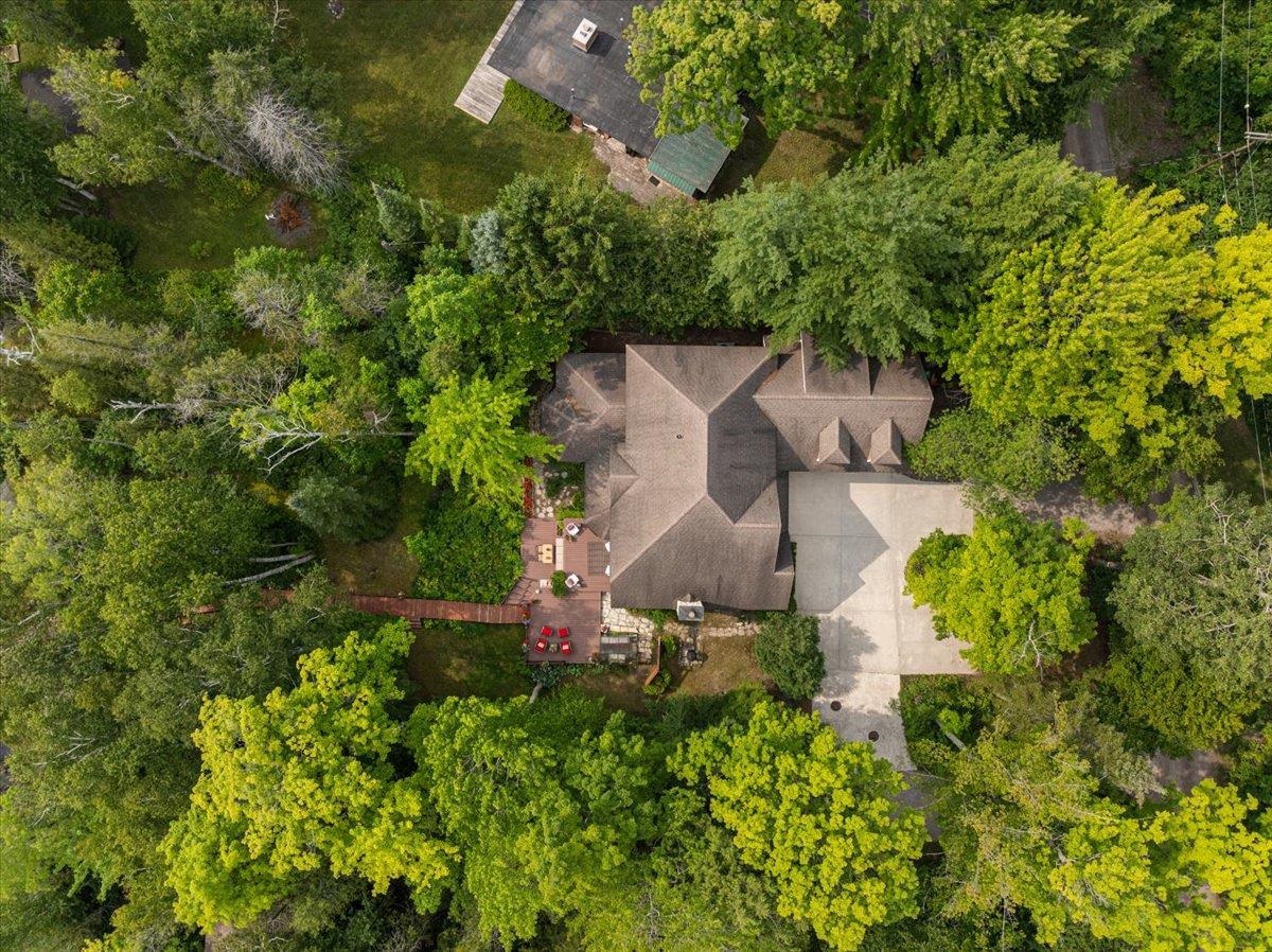 407 N Twin Pines Drive, Lake Leelanau, MI, 49653