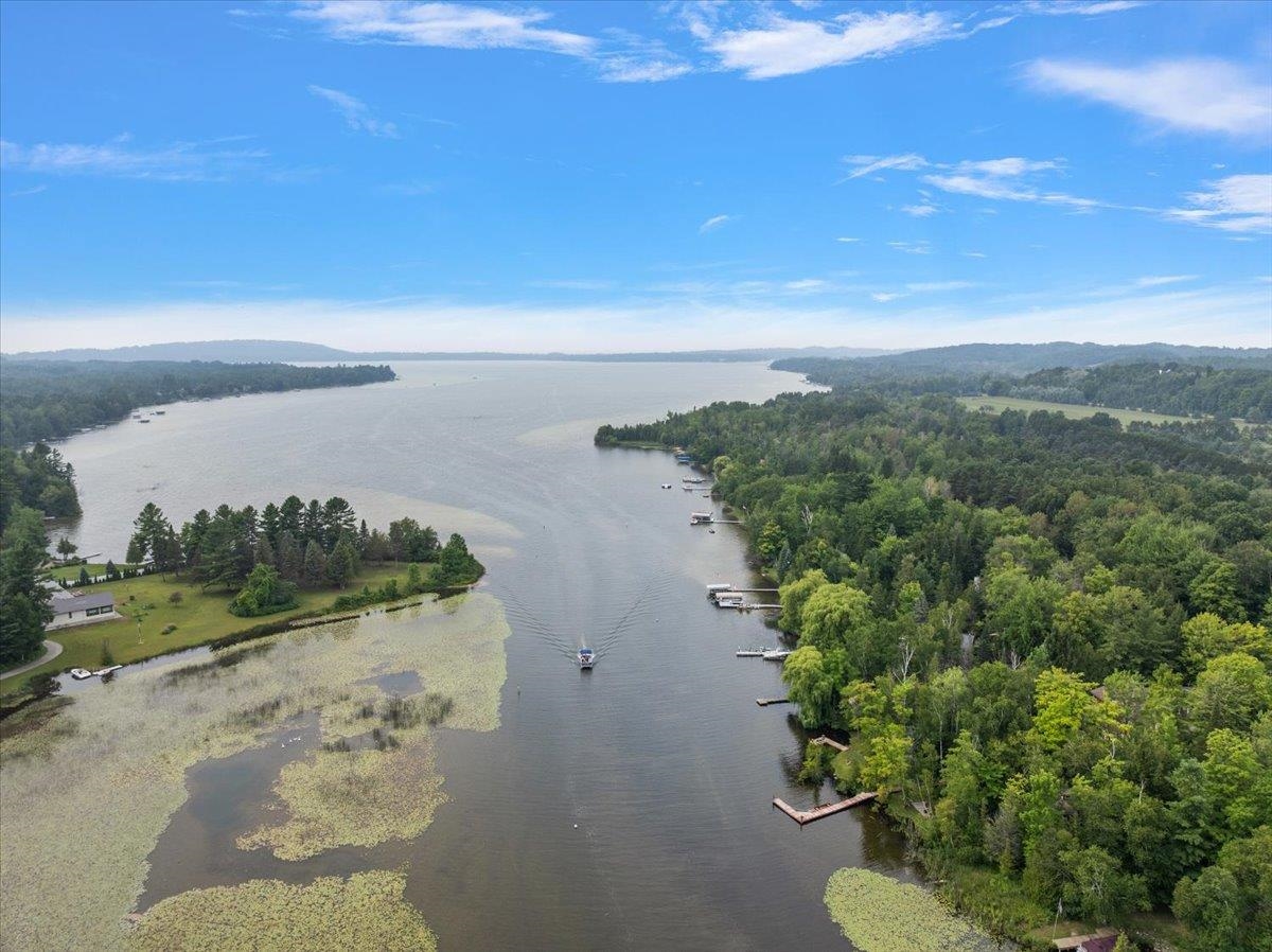 407 N Twin Pines Drive, Lake Leelanau, MI, 49653