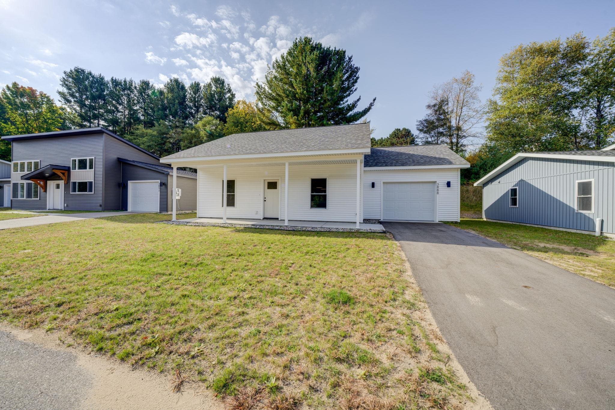 Photo 2 of Single family home for sale at 3888 Falling Leaf Trl, Traverse City, MI 49686 | MLS# 78080062716 | Listing updated on 2026-09-14