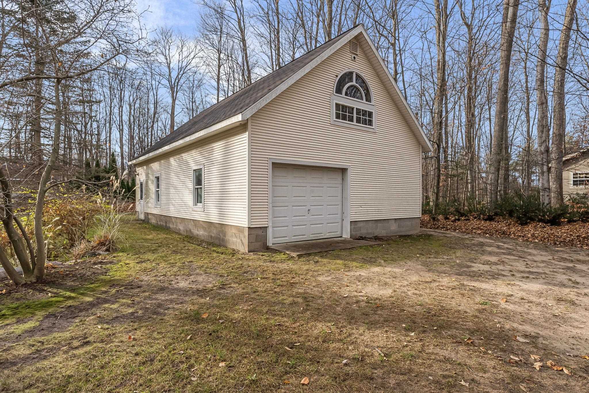 9685 Woodys Run, Traverse City, MI, 49684