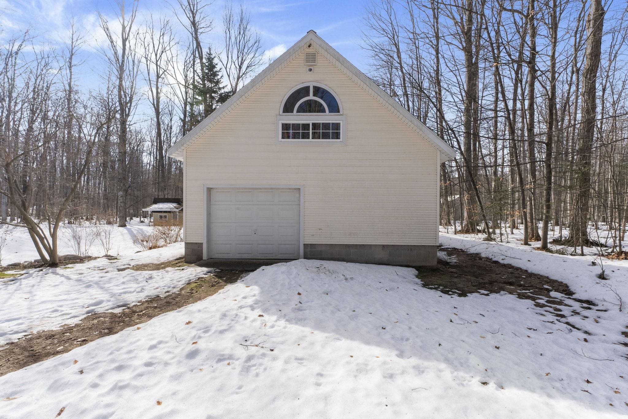 9685 Woodys Run, Traverse City, MI, 49684