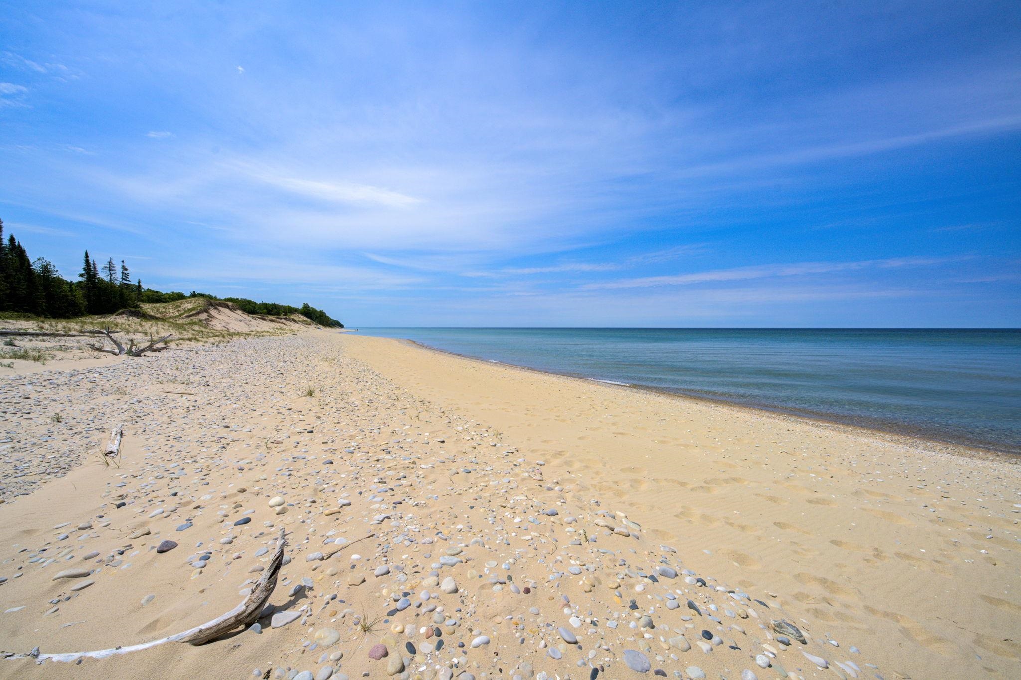 3rd image of 3312 Old State Rd, Frankfort, MI 49635 | MLS# 78080064369