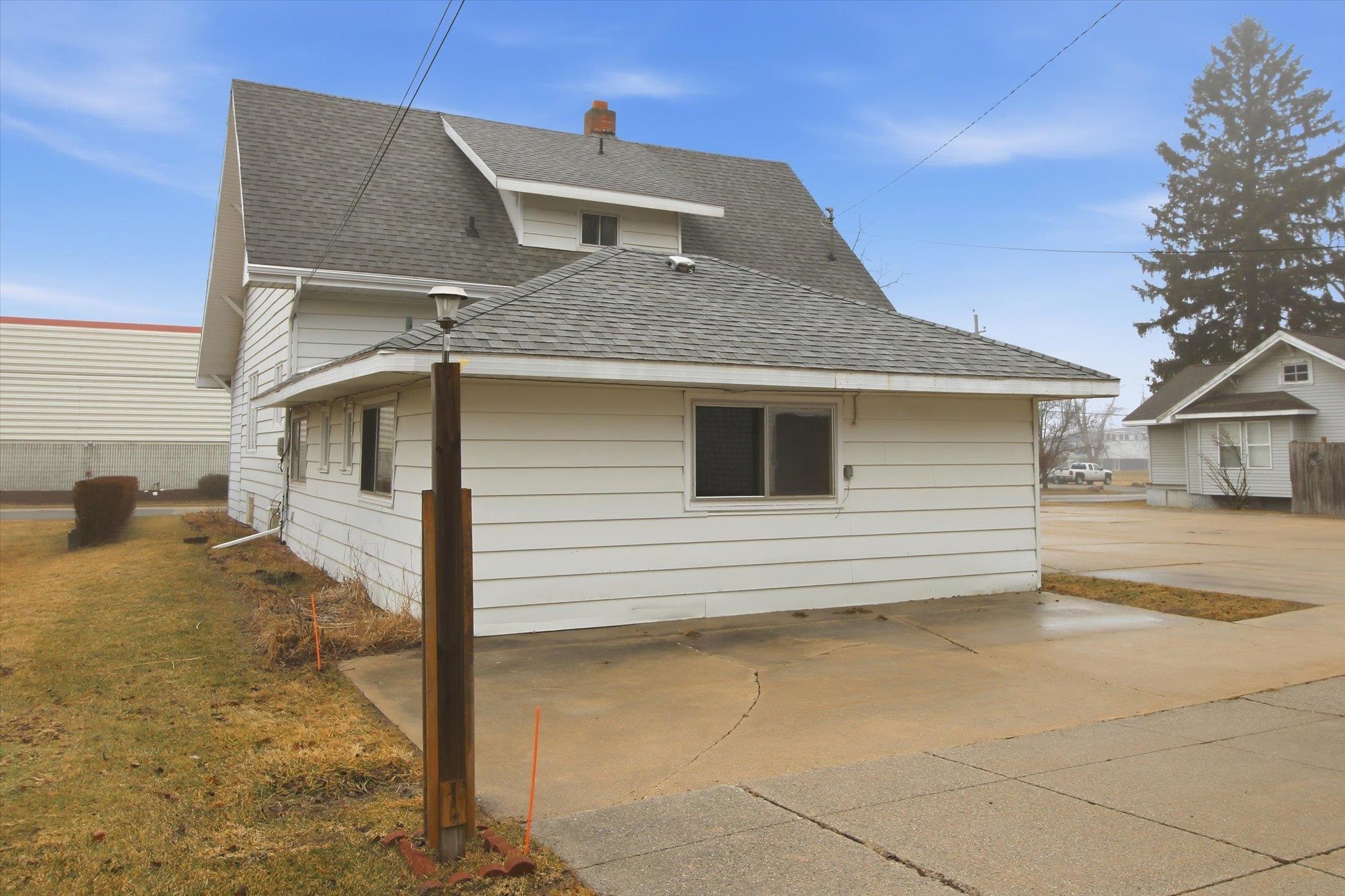 430 Bridge Avenue, Alma, MI, 48801