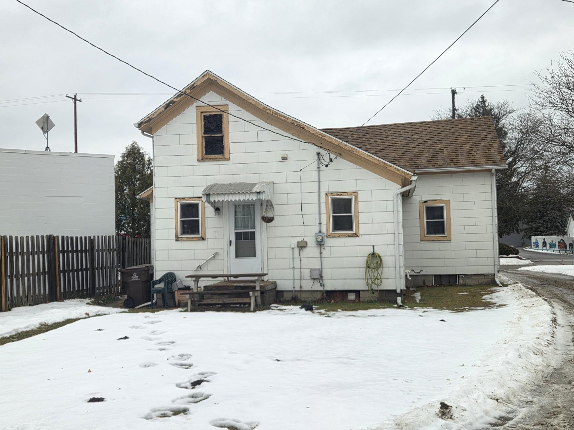 Homes for sale in Mt Pleasant City Isabella, MI | 818 E Chippewa St, Mt Pleasant City Isabella, MI 48858 | MLS# 79080064465