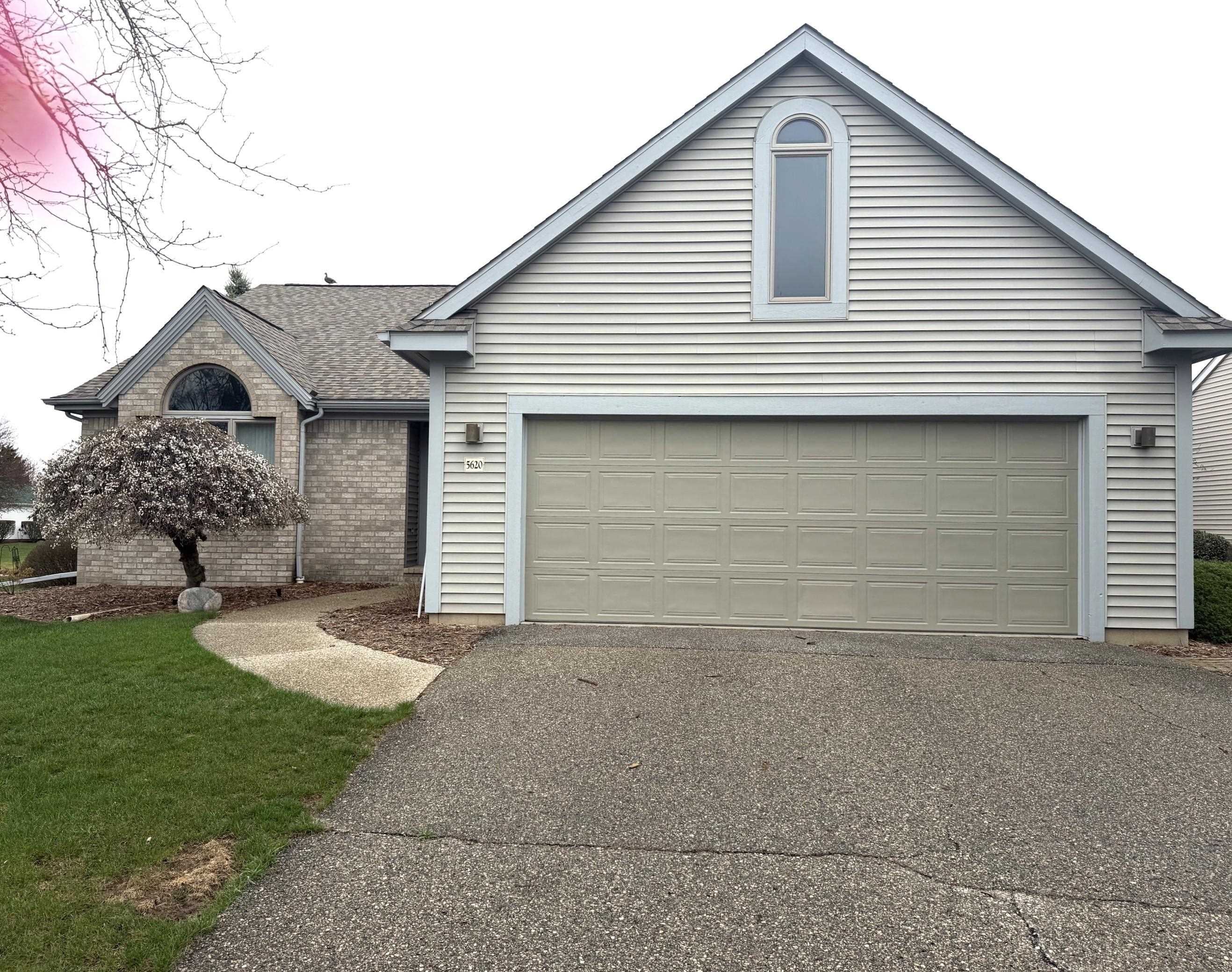 5620 W Spring Knoll Drive, Bay City, MI, 48706
