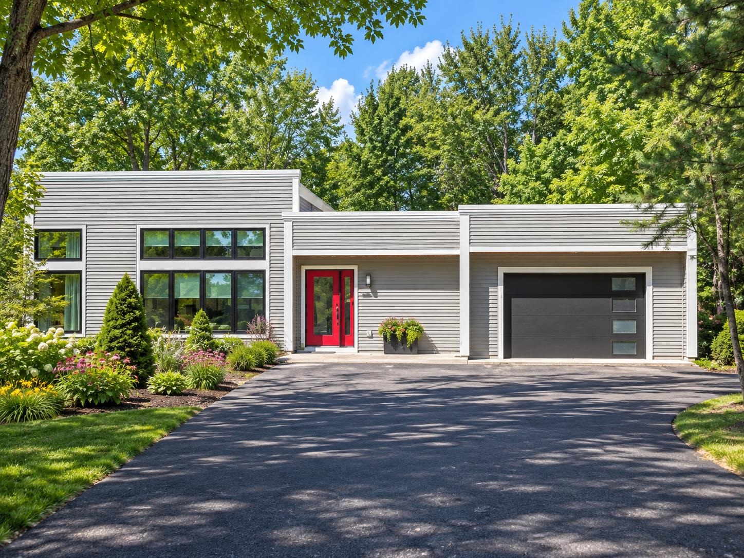 Condo for sale at 8906-b Manhattan N, Traverse City, MI 49685 | MLS# 78080064991