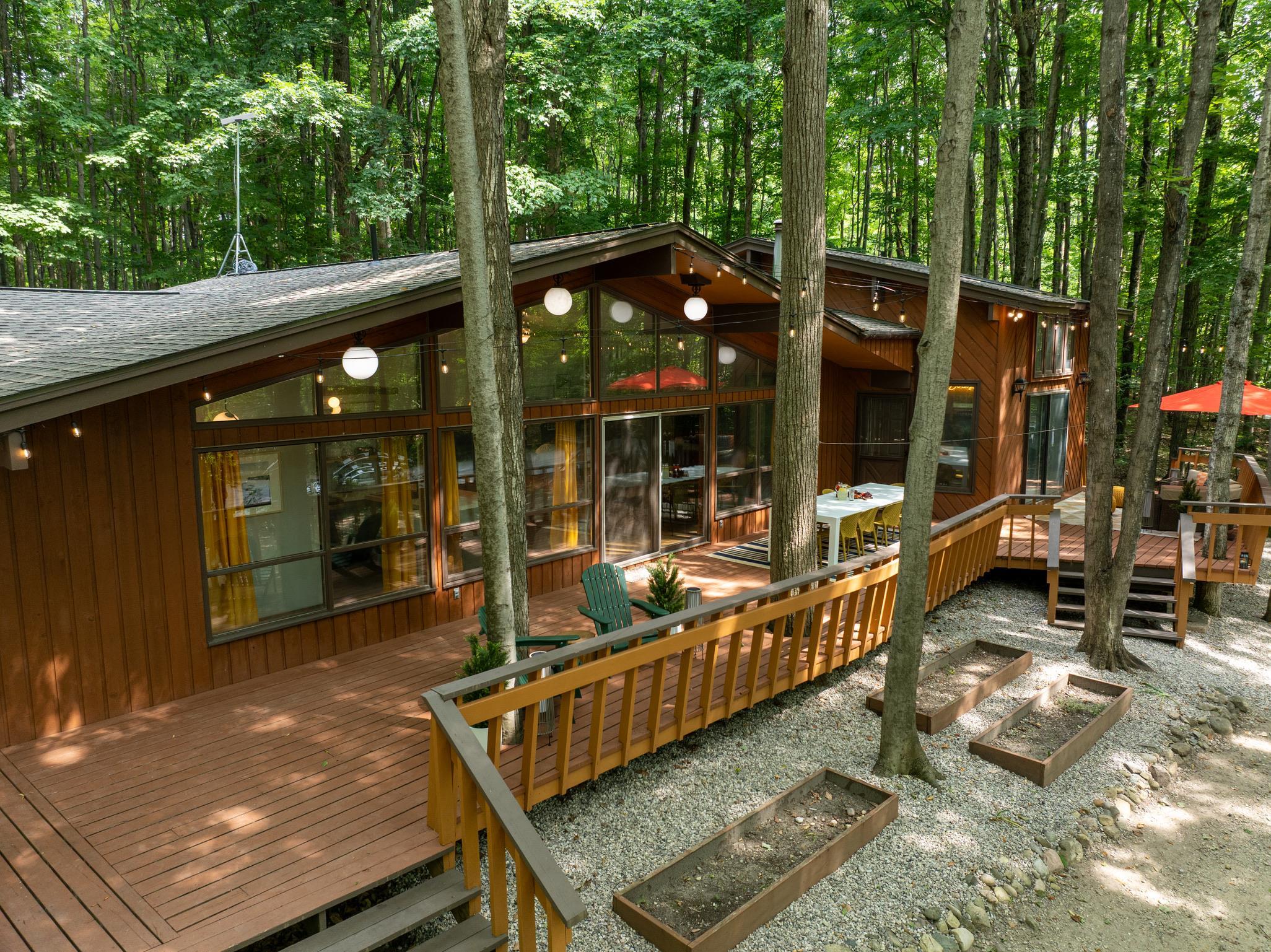 5811 East Village Drive, Bellaire, MI, 49615