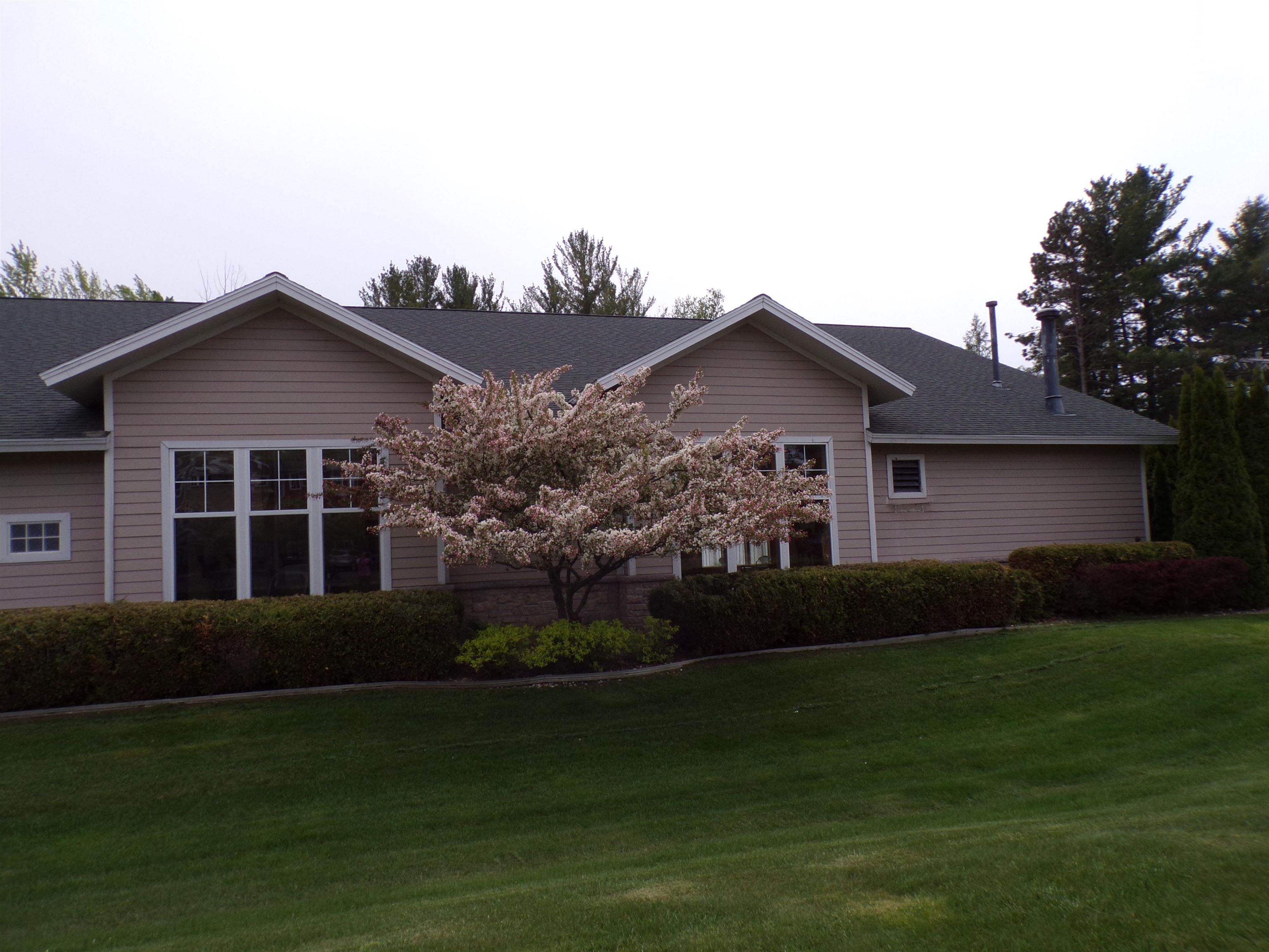 1246 Sunnyside Drive photo 11