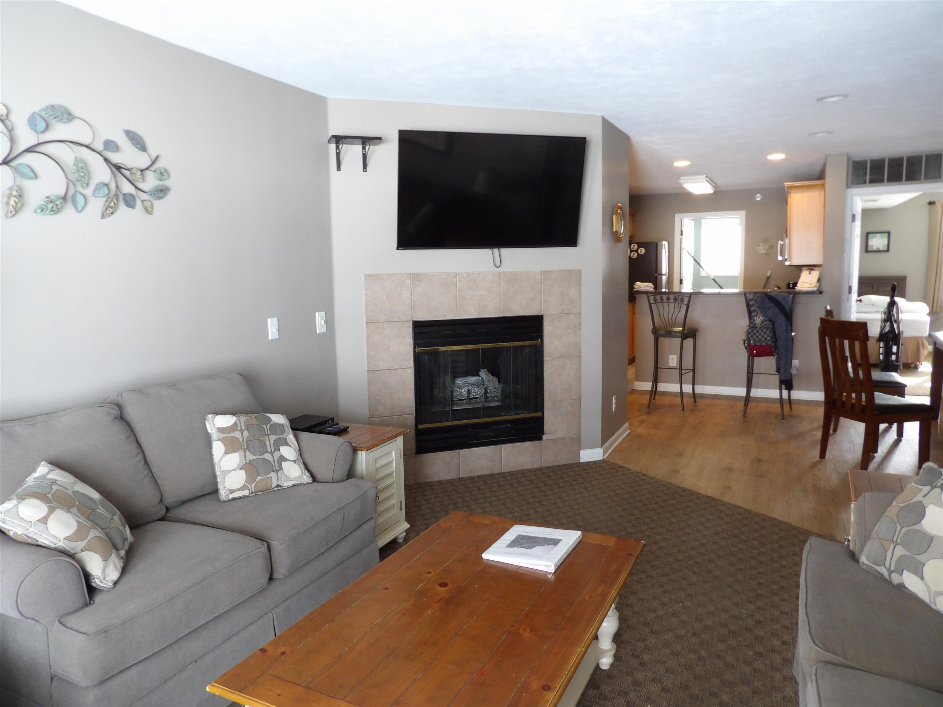 1246 Sunnyside Drive photo 4