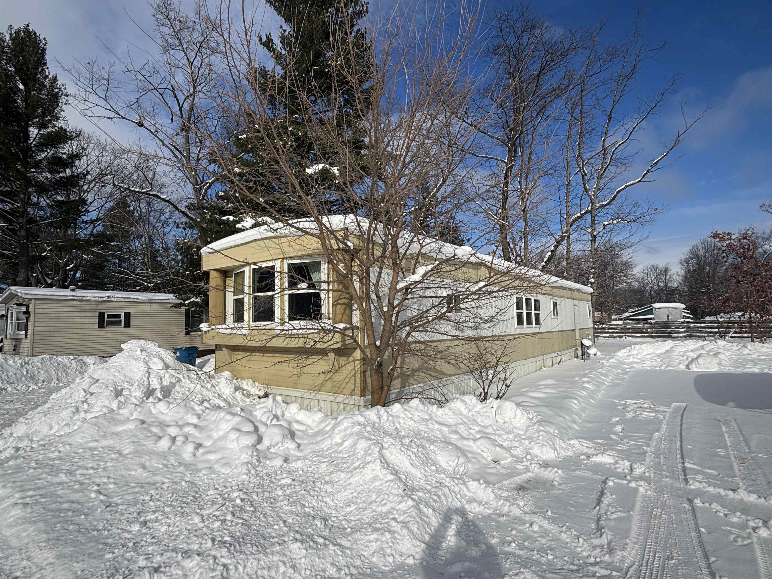 Homes for sale in Traverse City, MI | 841 Briar Hill Dr, Traverse City, MI 49686 | MLS# 80065185