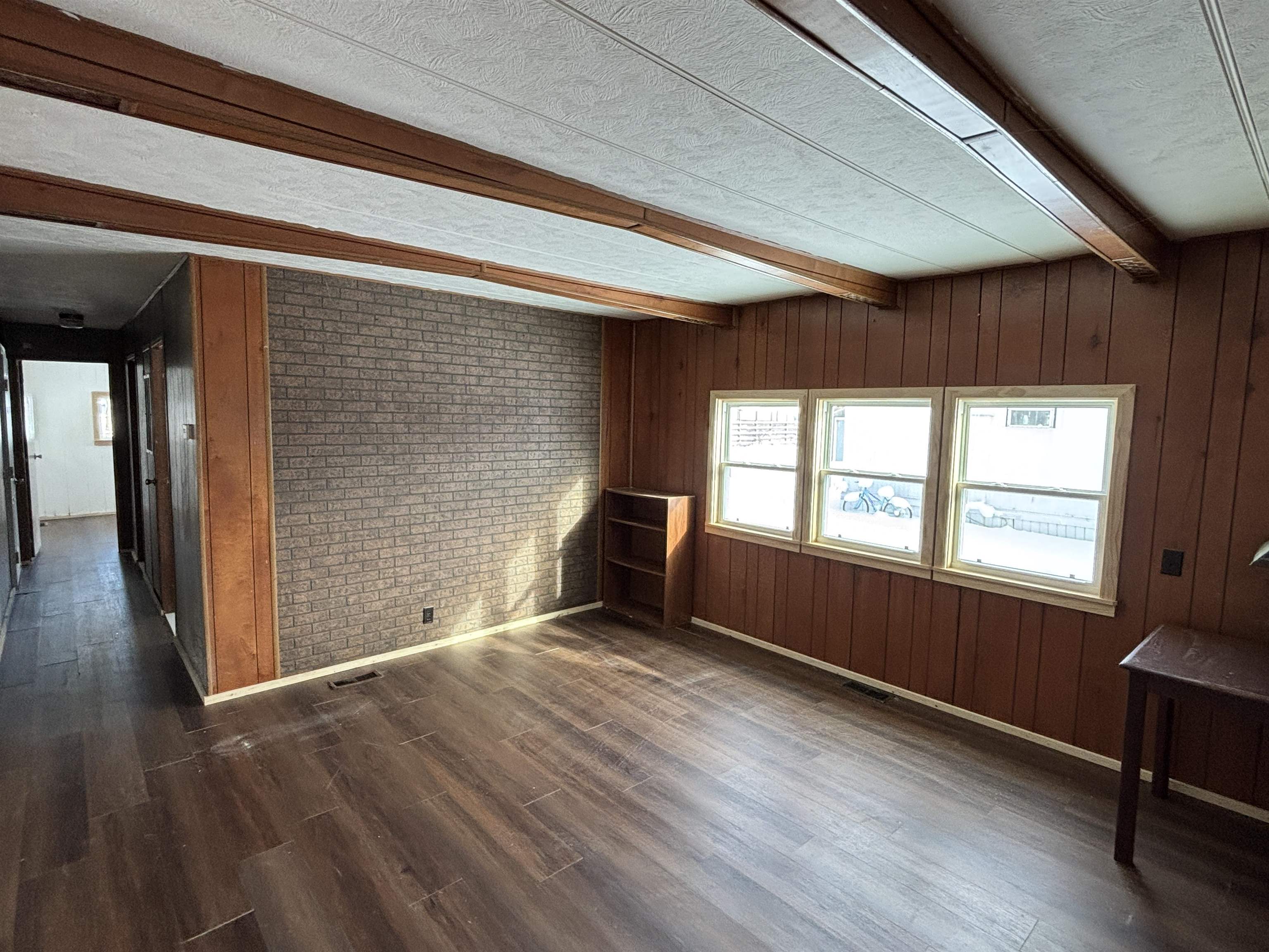 Homes for sale in Traverse City, MI | 841 Briar Hill Dr, Traverse City, MI 49686 | MLS# 80065185