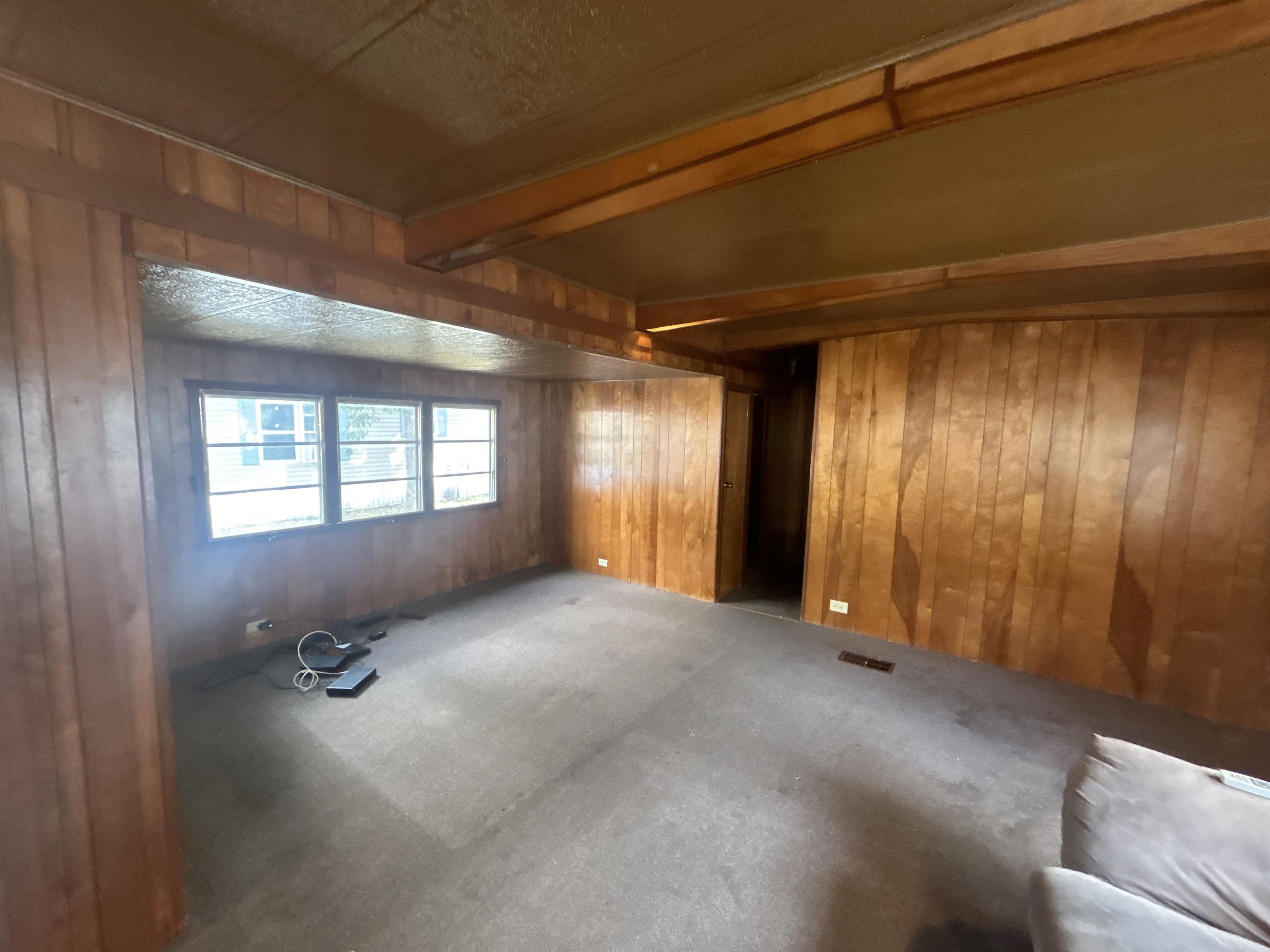 Homes for sale in Traverse City, MI | 832 Manor Ln, Traverse City, MI 49686 | MLS# 80065241