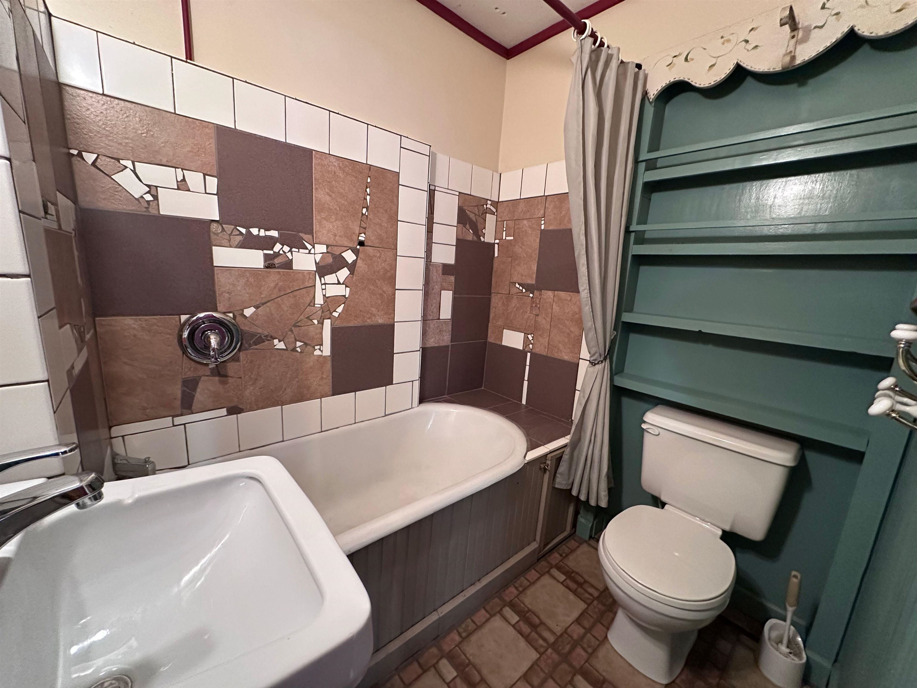 517 E Eighth Street, Traverse City, MI, 49686