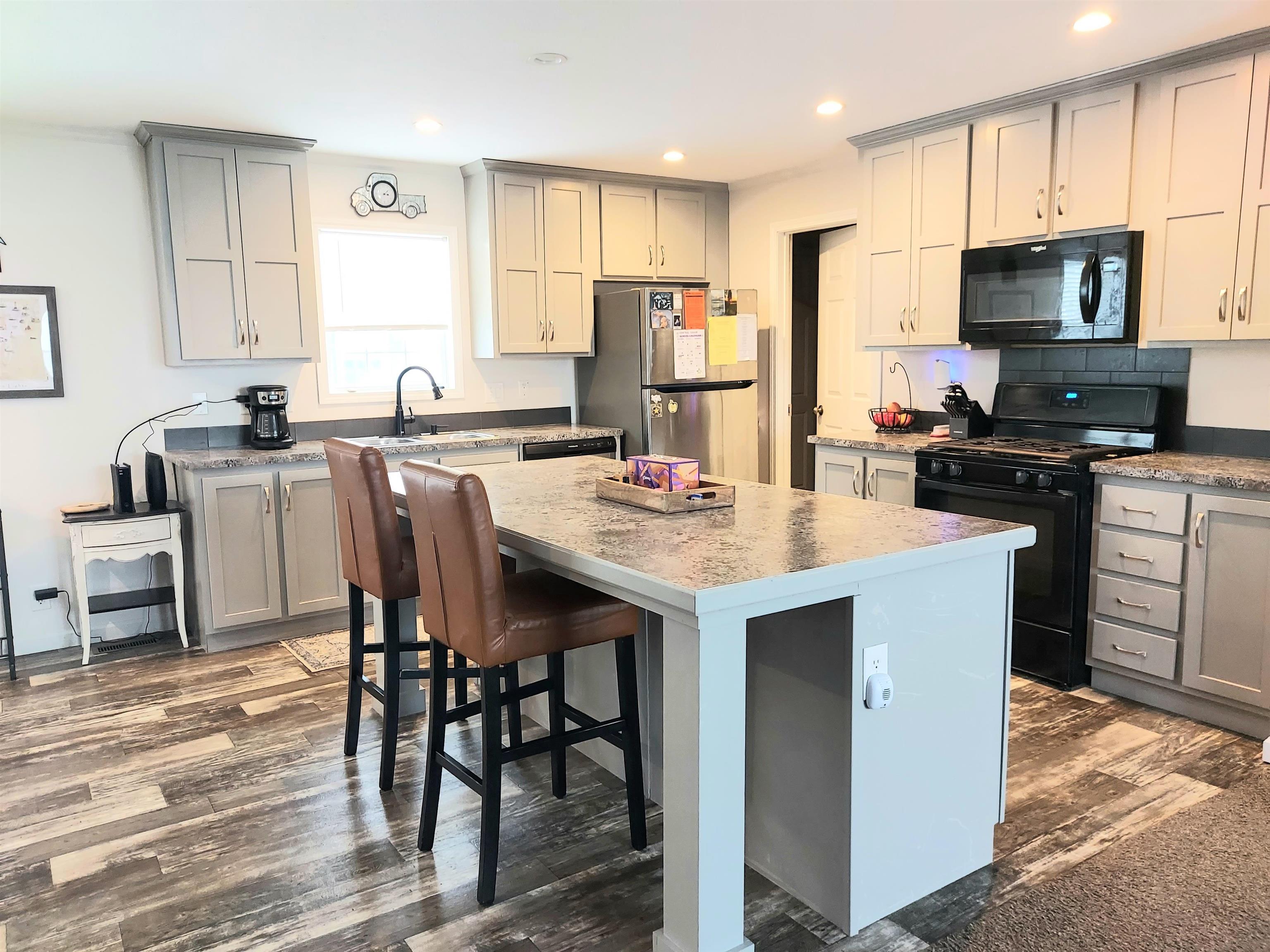 Homes for sale in Traverse City, MI | 2087 Leisure Ln, Traverse City, MI 49686 | MLS# 80065278