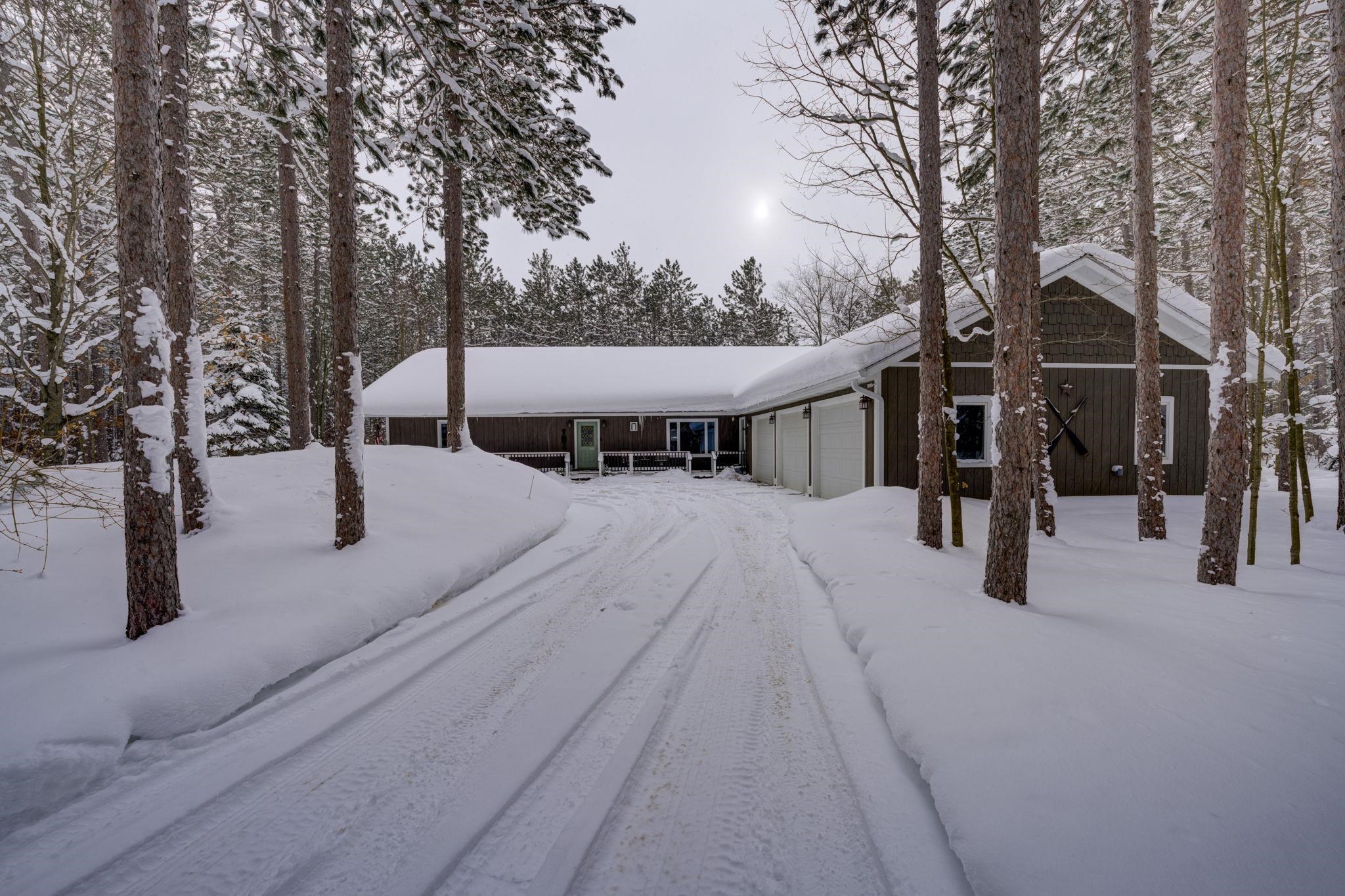 Homes for sale in Lake Ann, MI | 16355 Hunt Club Rd, Lake Ann, MI 49650 | MLS# 80065288