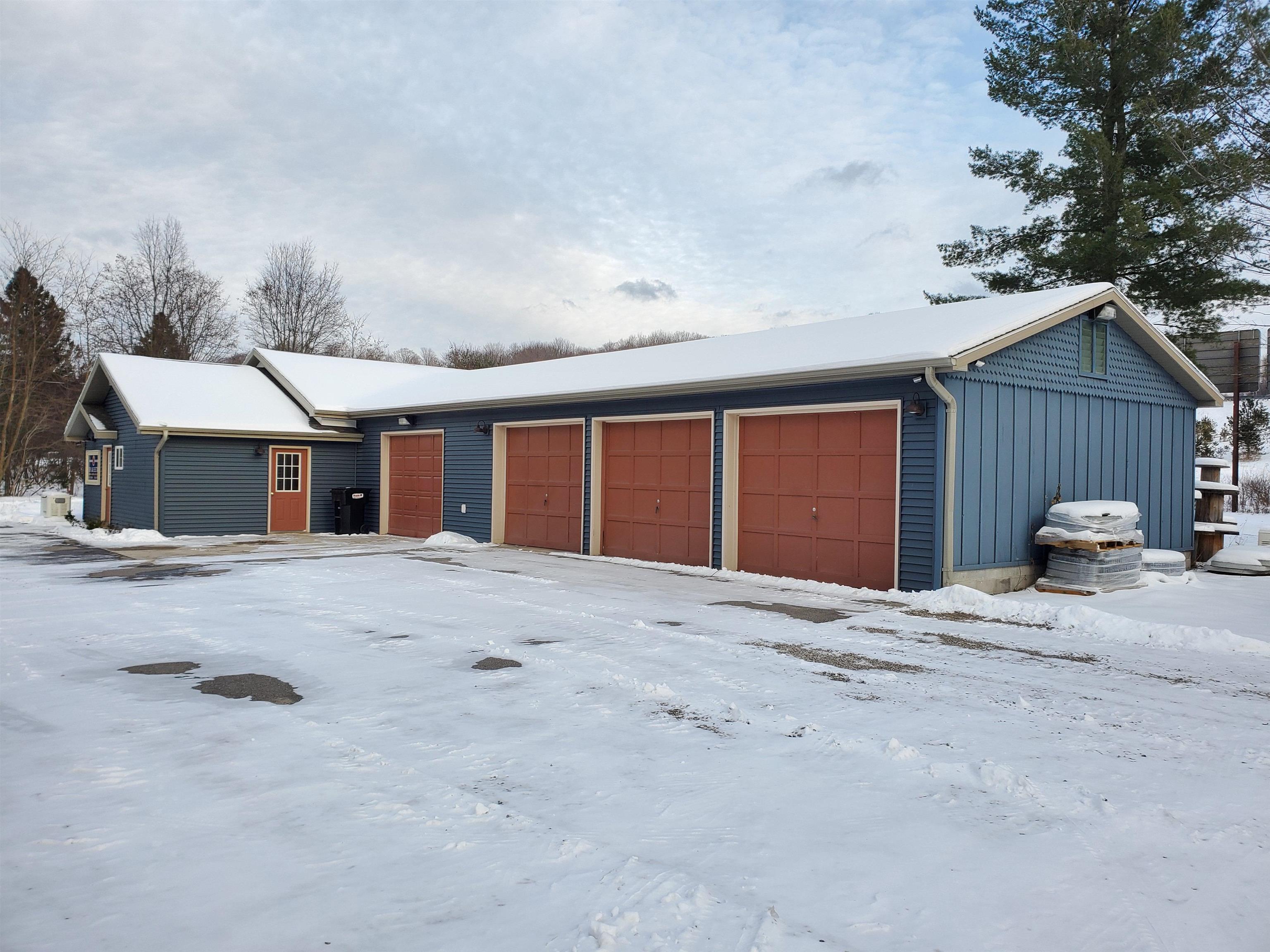 2191 Valley Road, Honor, MI, 49640