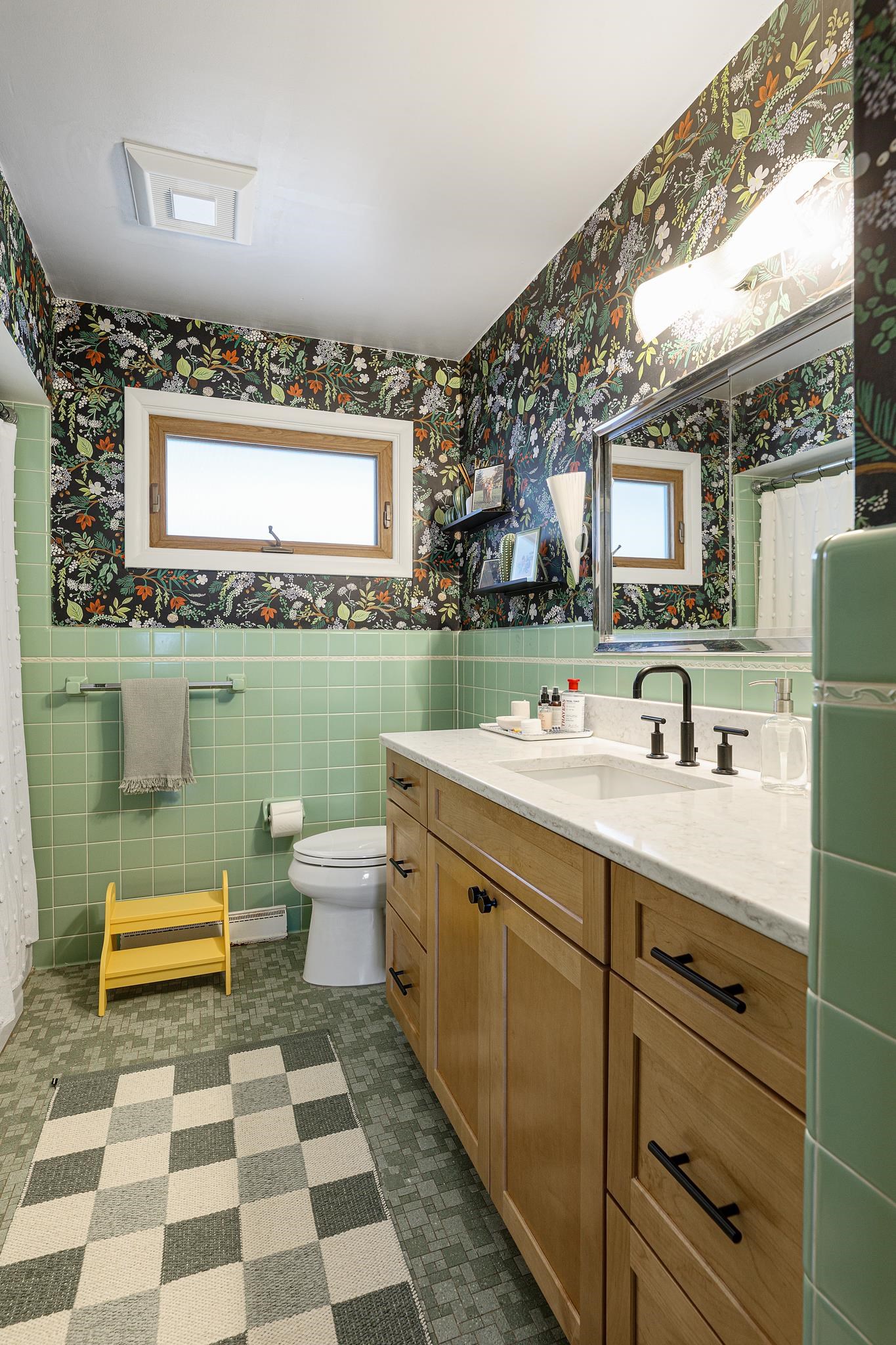 Traverse City, MI, 49684