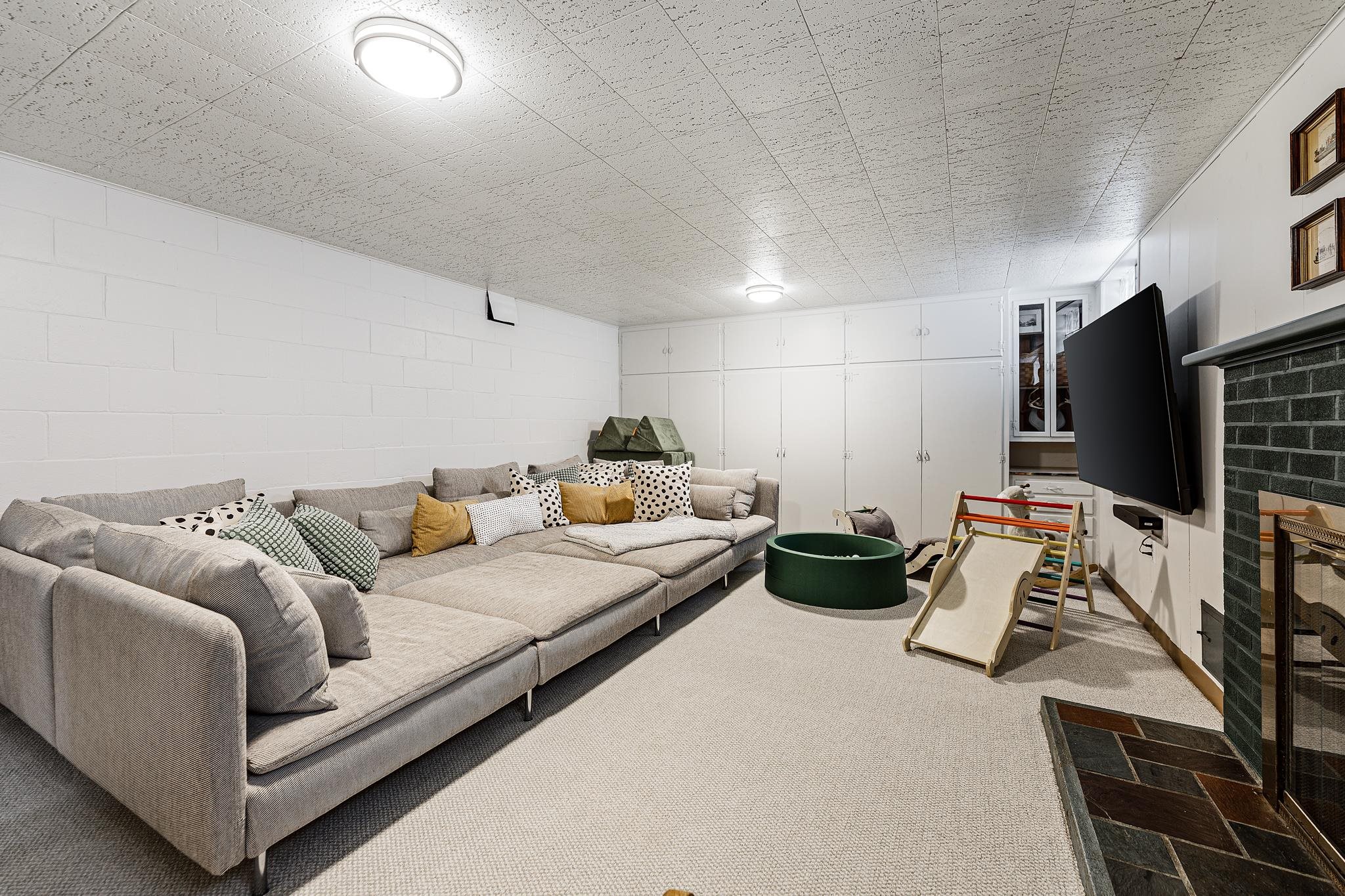 Traverse City, MI, 49684