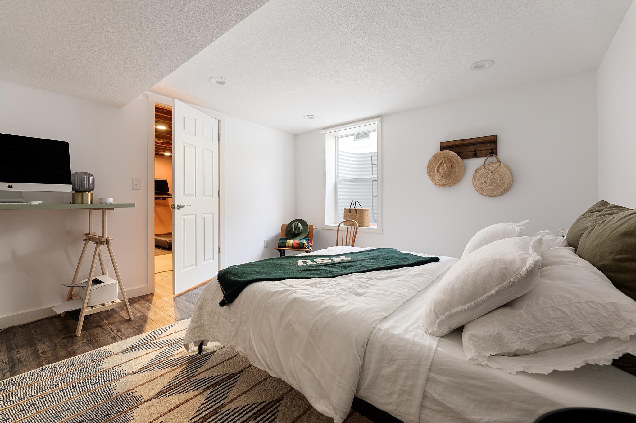 Traverse City, MI, 49684