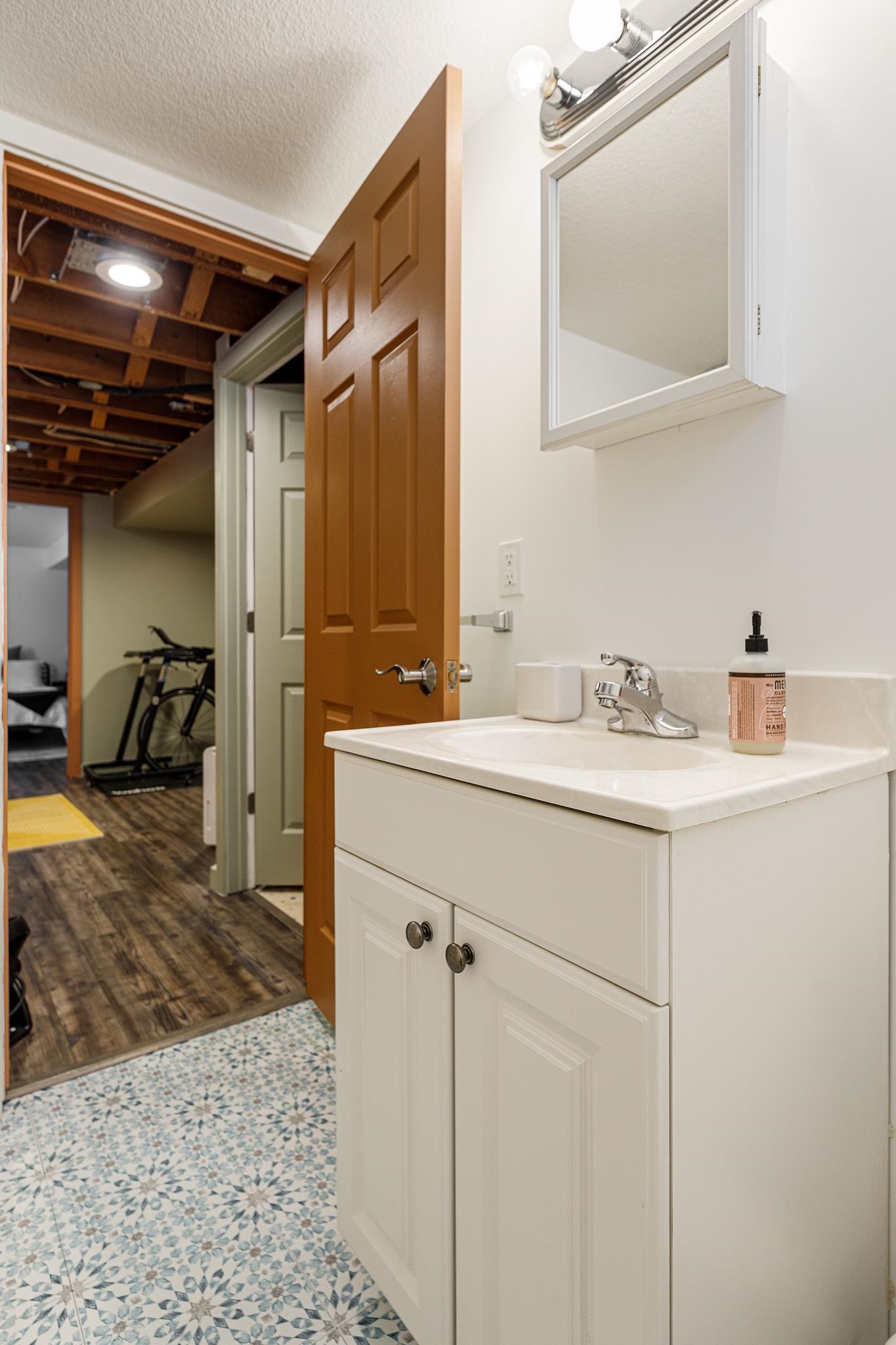 Traverse City, MI, 49684