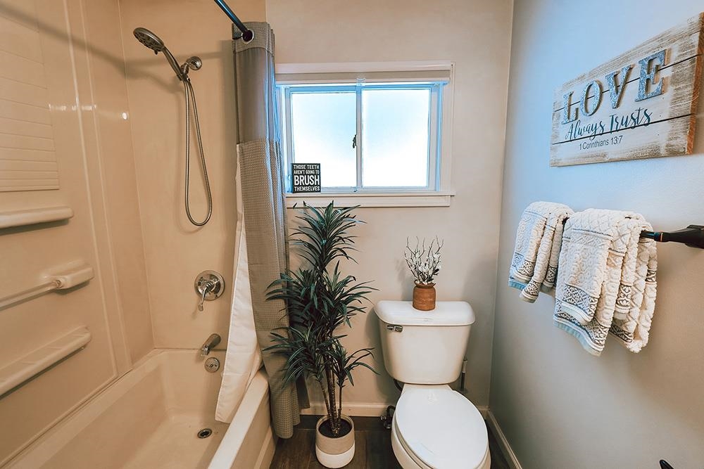 510 W Hurlbut, Charlevoix, MI, 49720