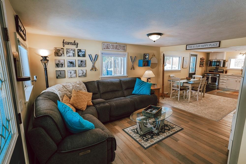 510 W Hurlbut, Charlevoix, MI, 49720