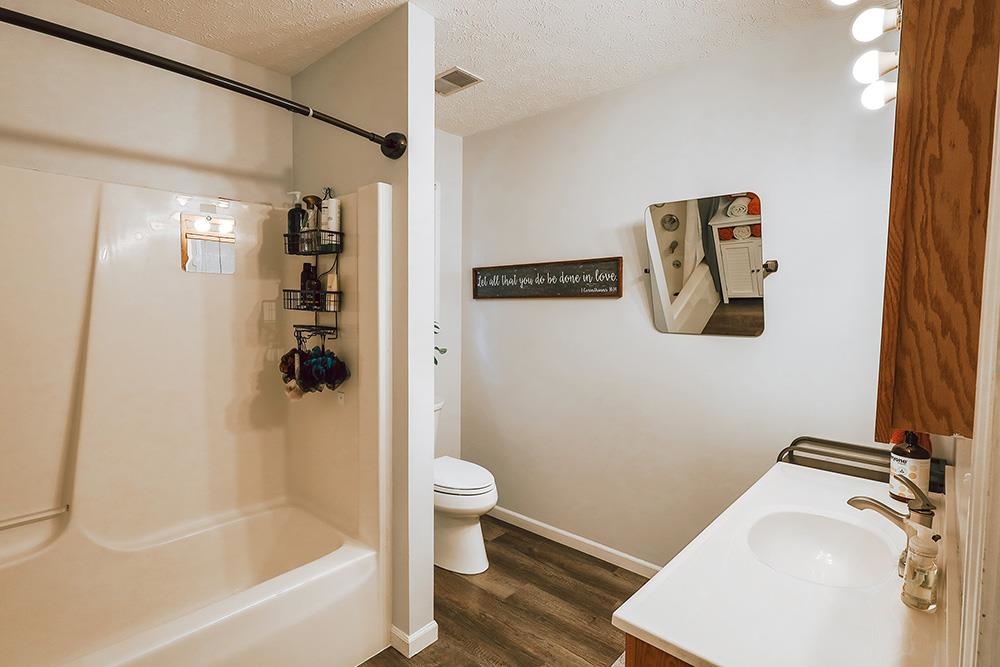 510 W Hurlbut, Charlevoix, MI, 49720