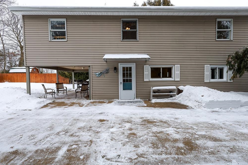 510 W Hurlbut, Charlevoix, MI, 49720