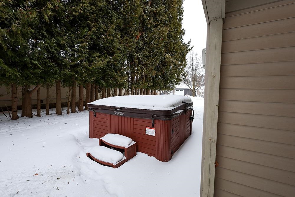 510 W Hurlbut, Charlevoix, MI, 49720