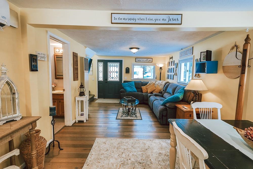 510 W Hurlbut, Charlevoix, MI, 49720