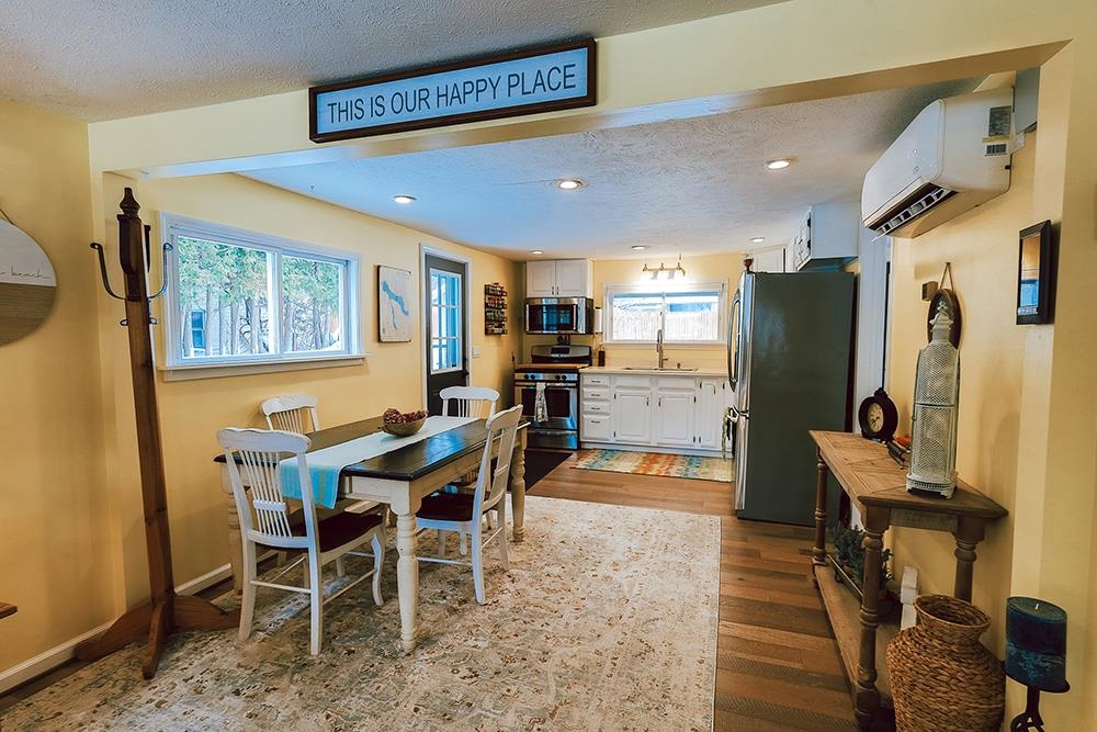 510 W Hurlbut, Charlevoix, MI, 49720