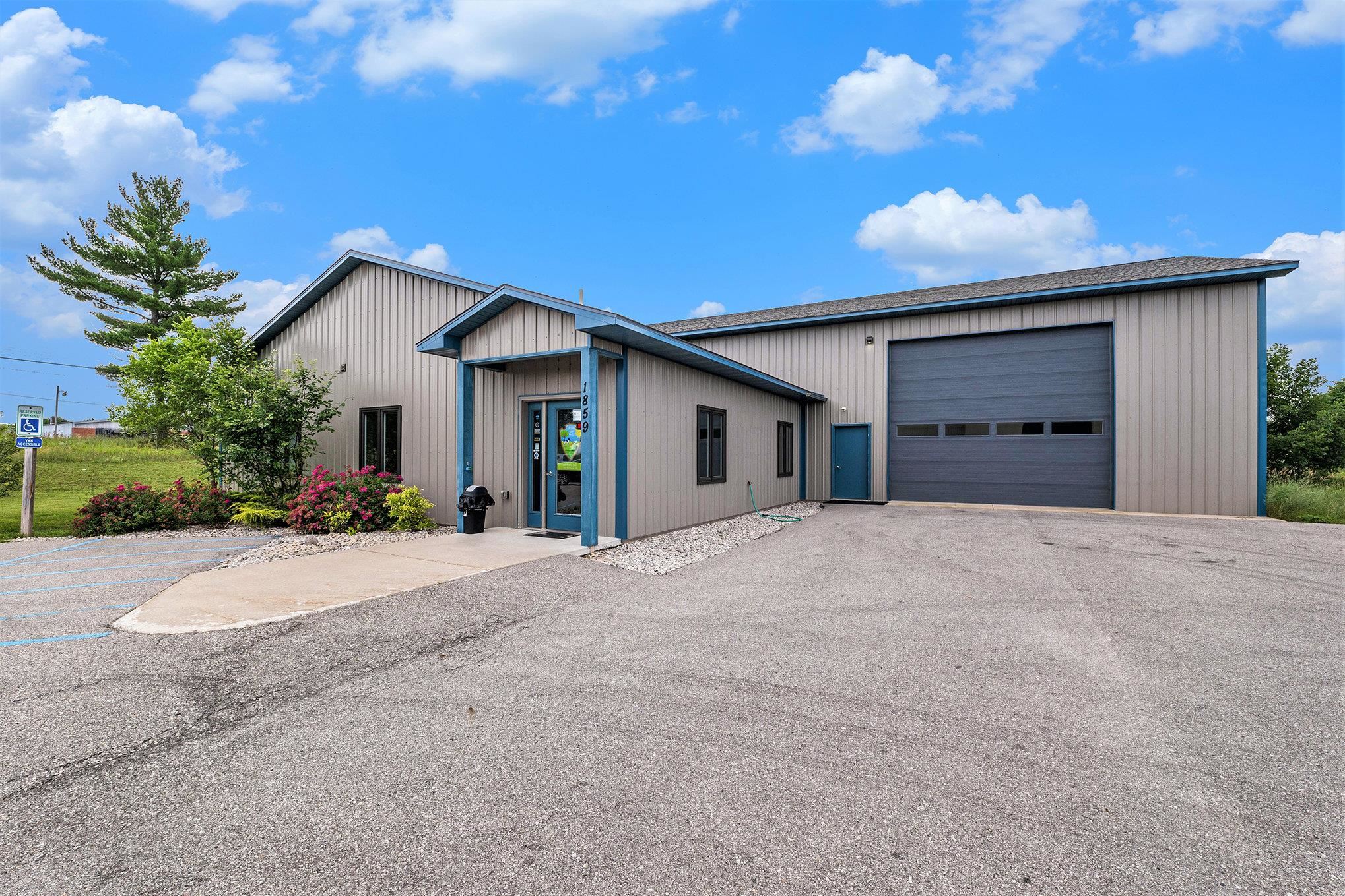 123 Pit Lane, Pontiac, MI, 48341 2792