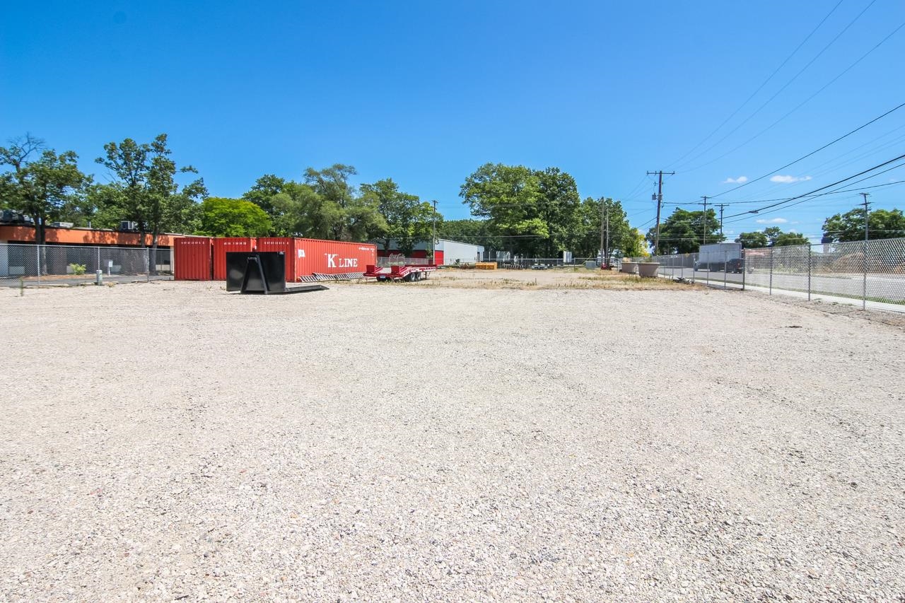 1133 Carver Street photo 2