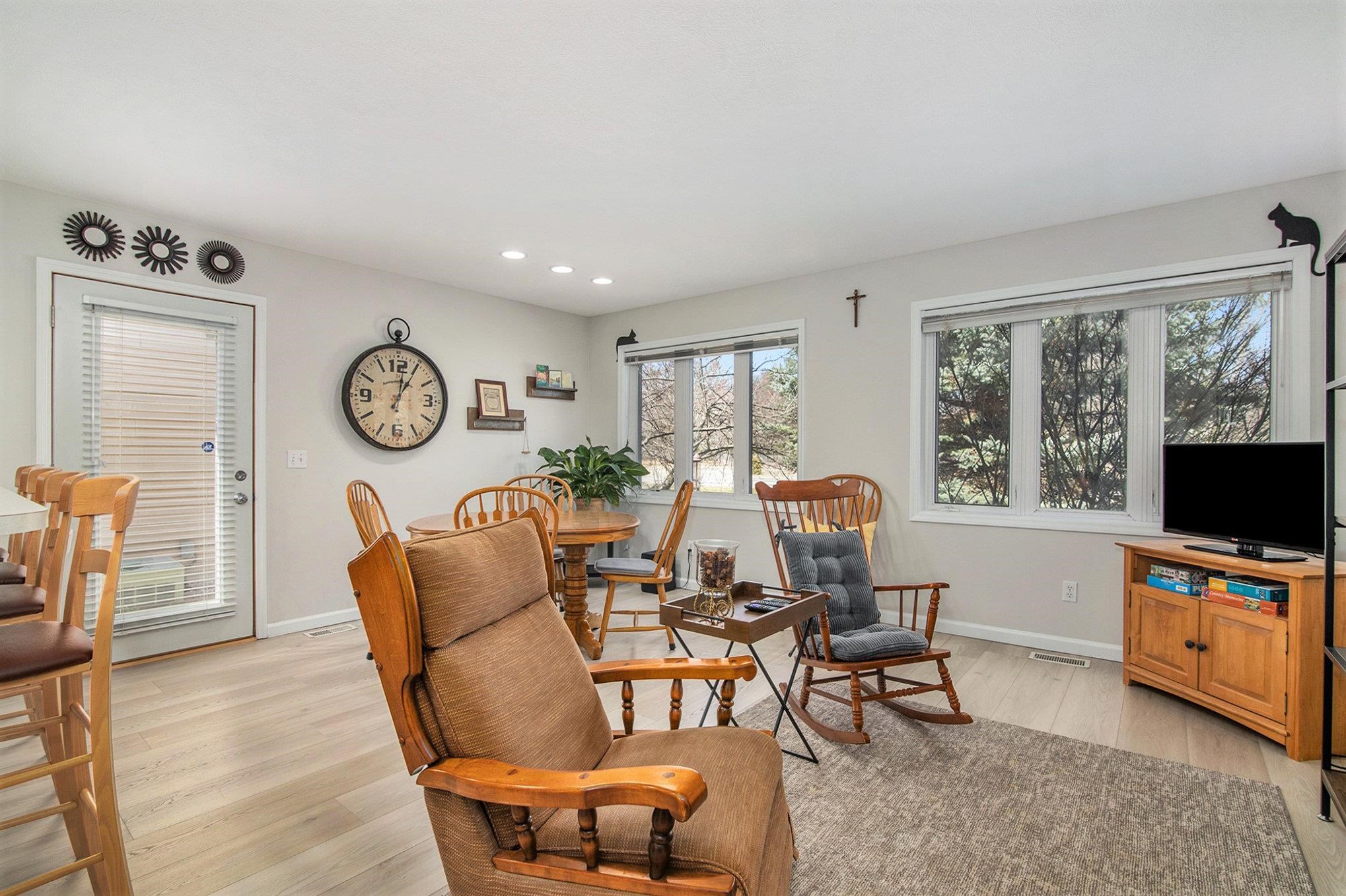 Traverse City, MI, 49686