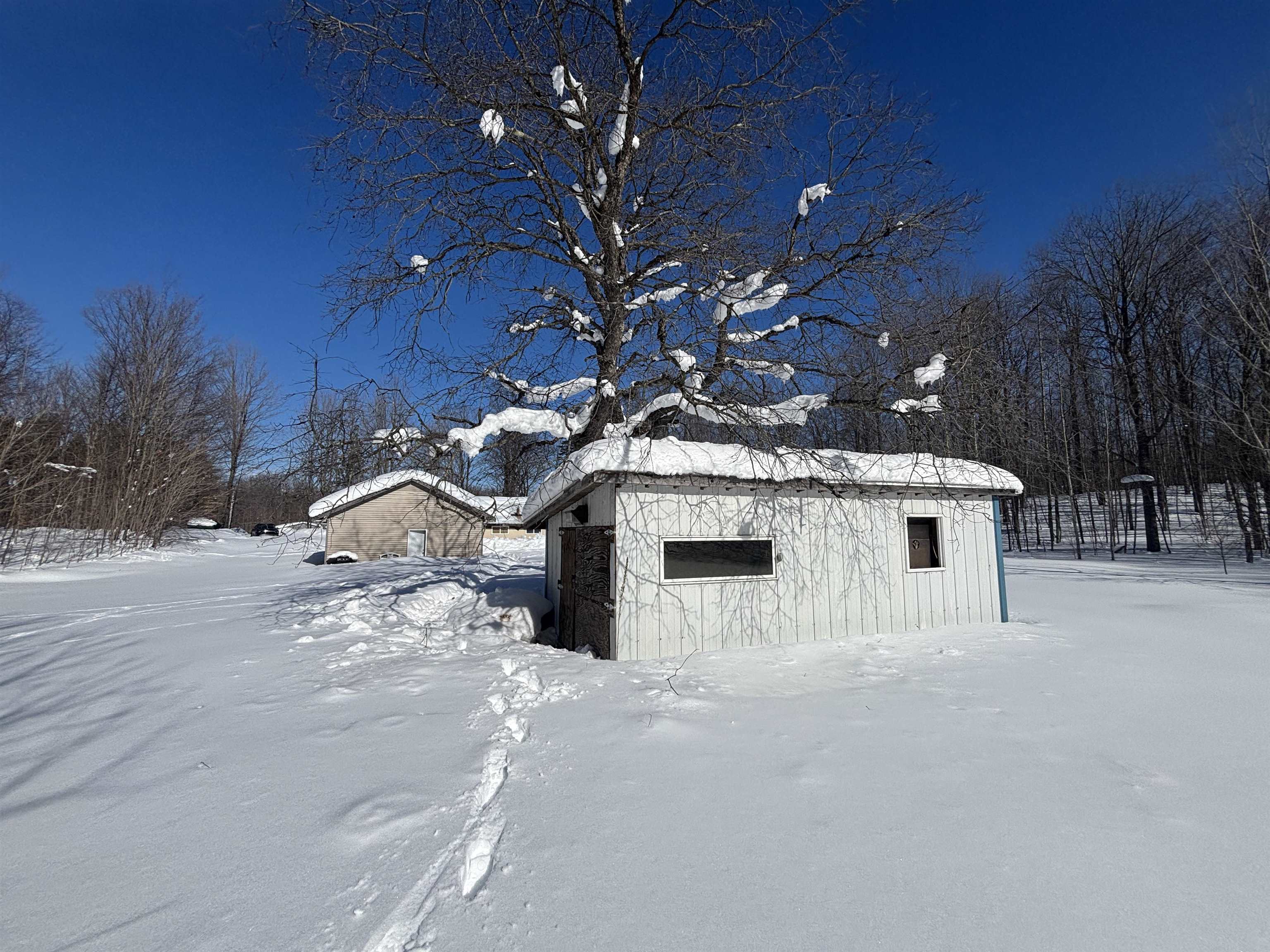 5884 Scholl Road photo 24
