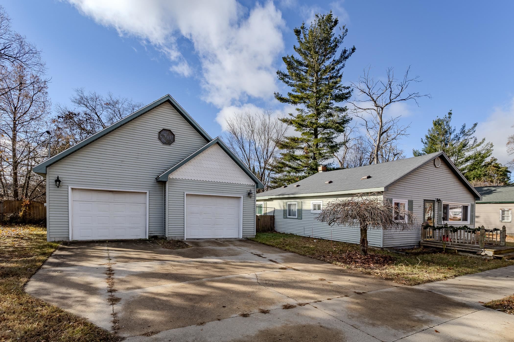 403 Erie Street photo 1