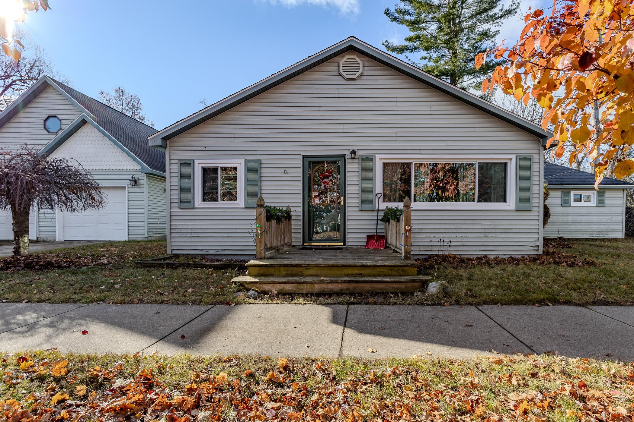 403 Erie Street photo 2