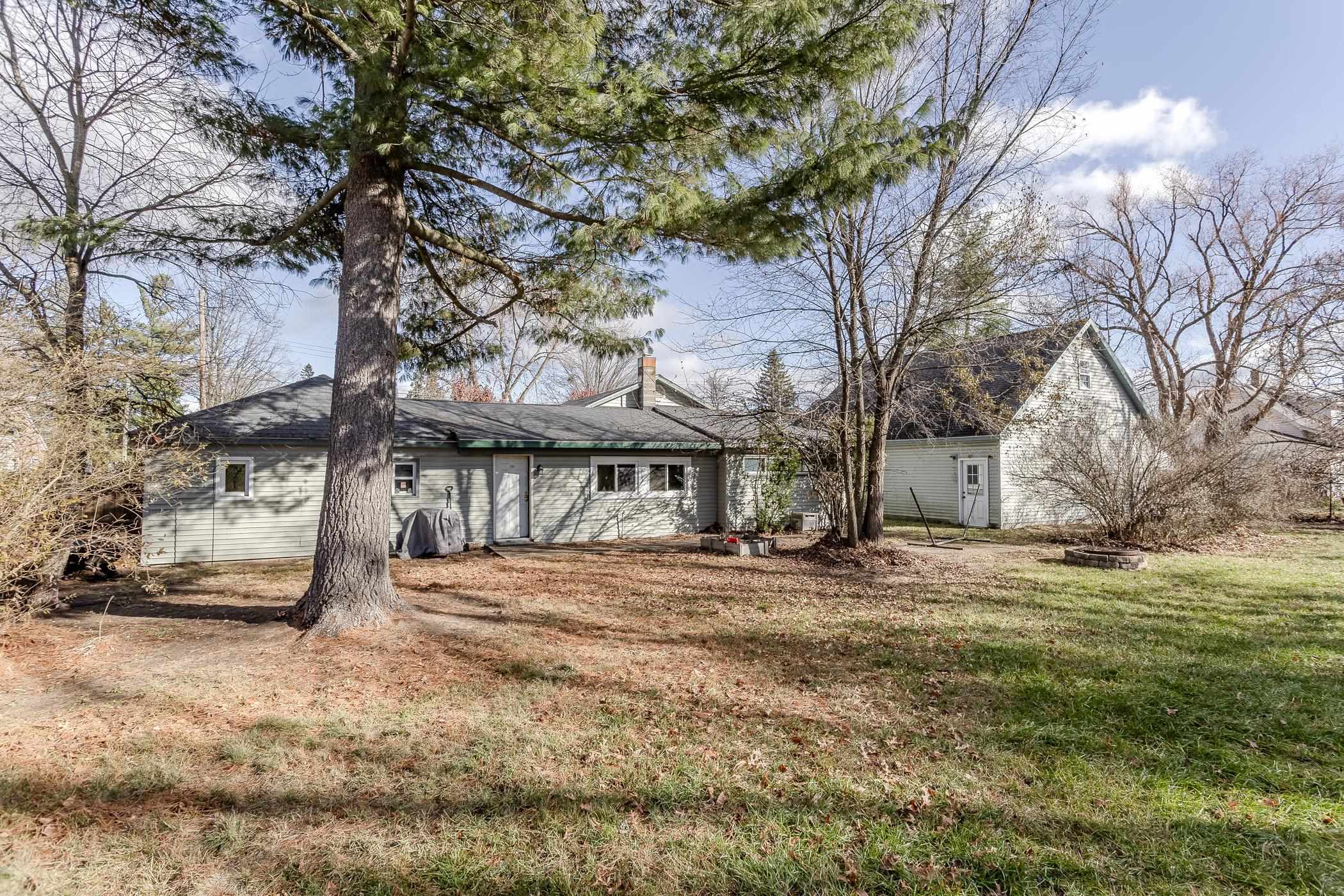 403 Erie Street photo 19