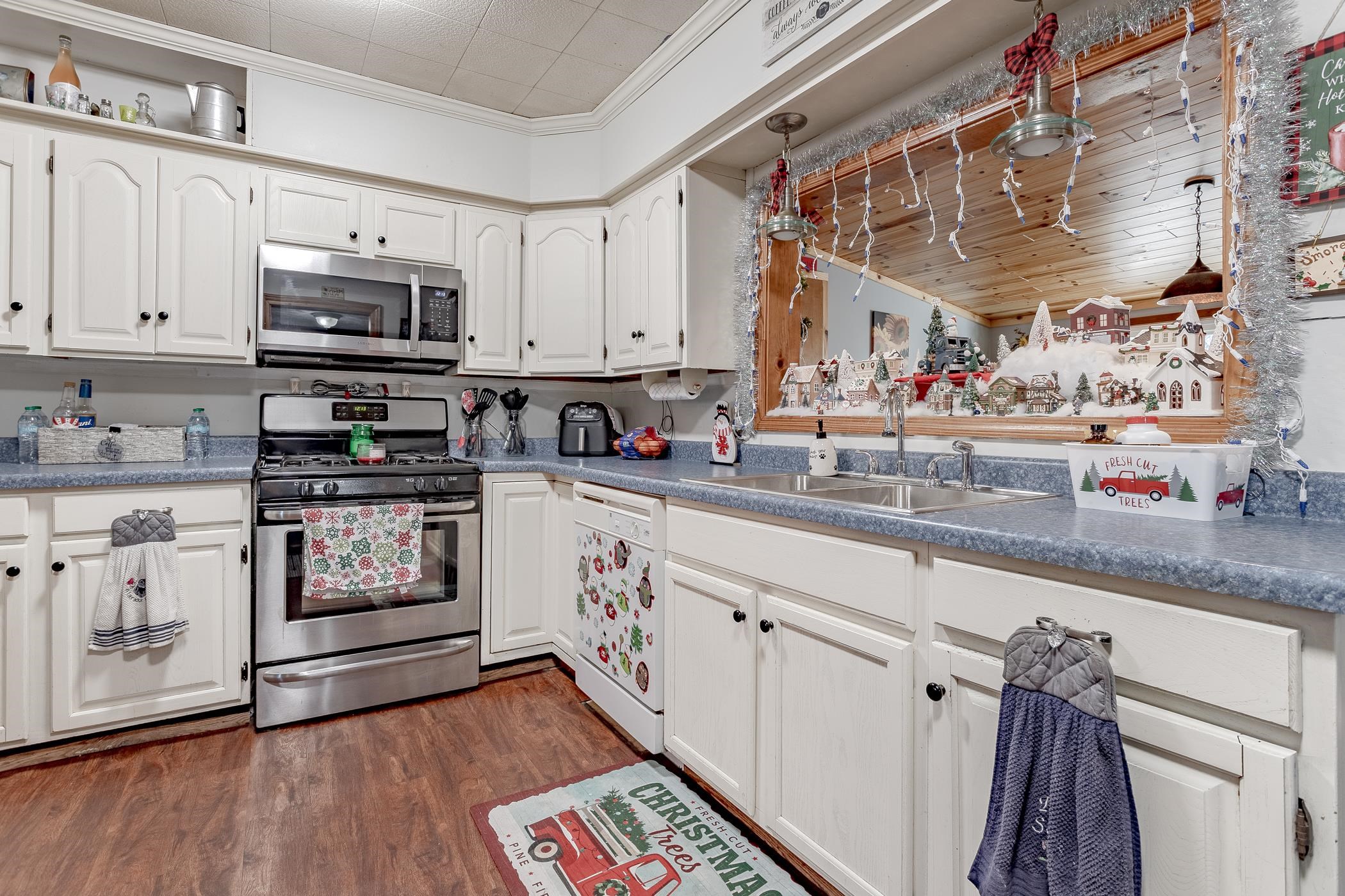 403 Erie Street photo 8