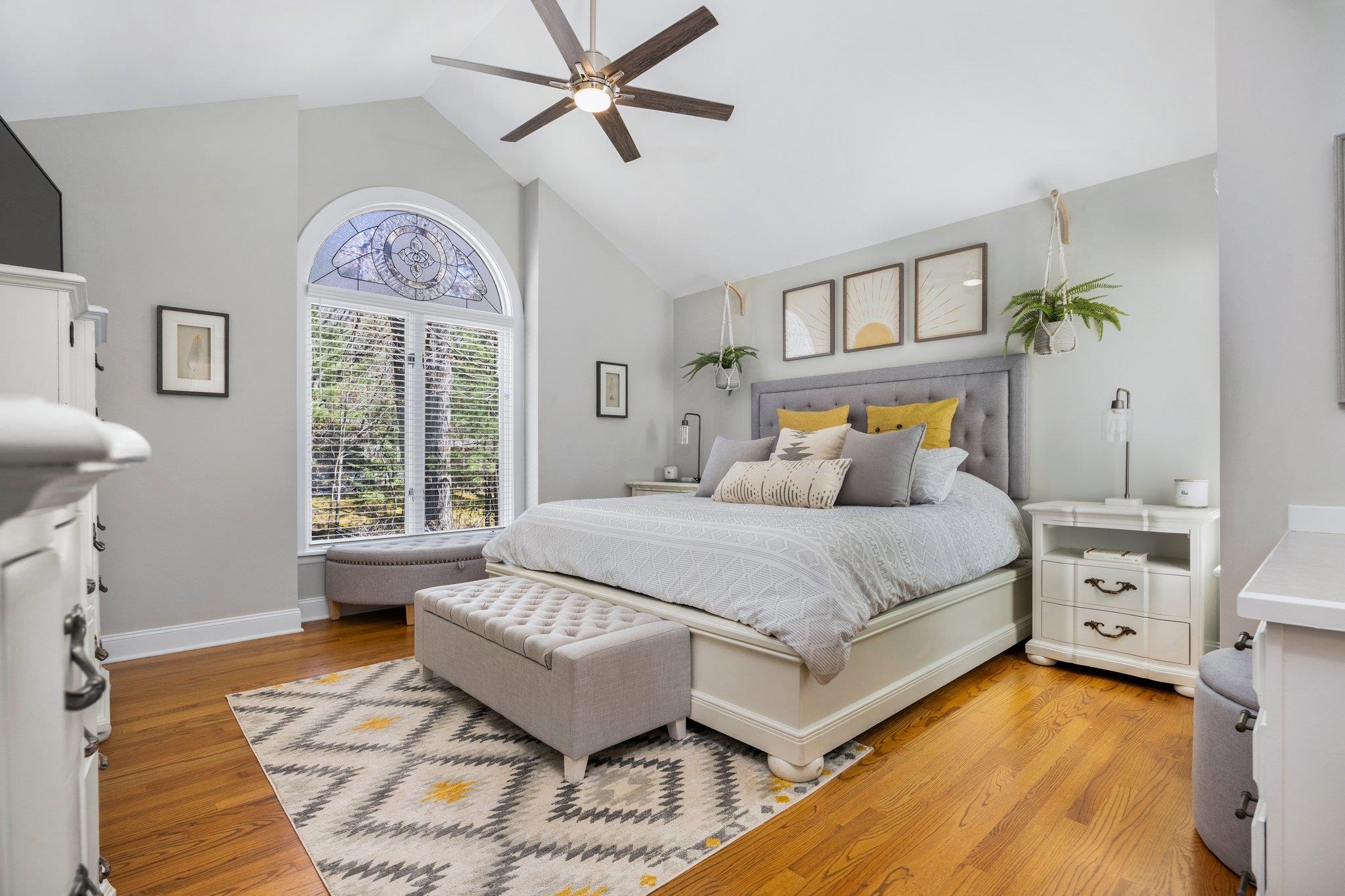 Traverse City, MI, 49686