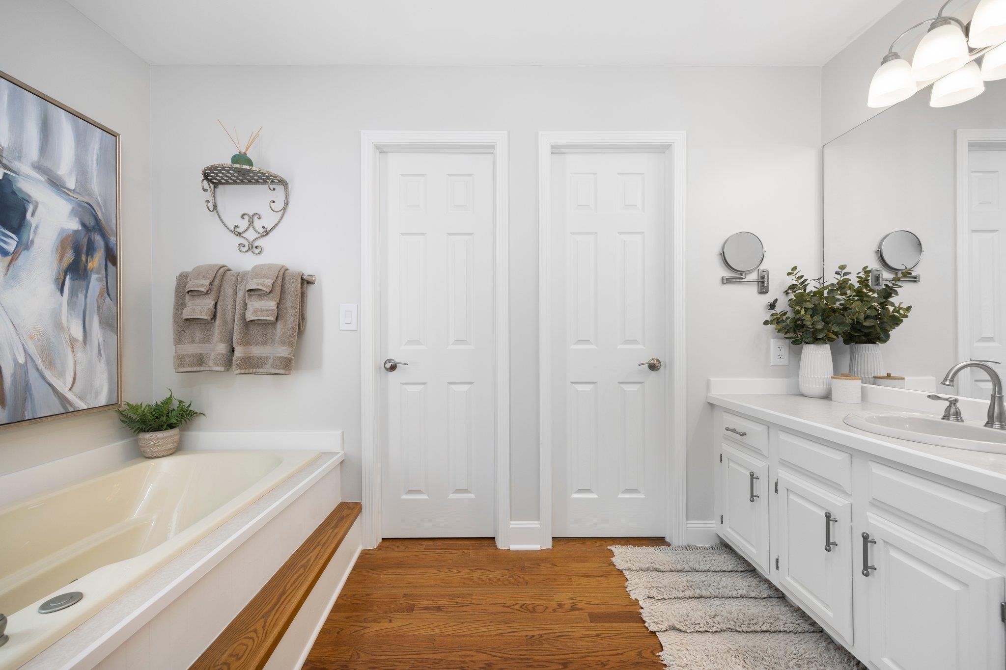 Traverse City, MI, 49686