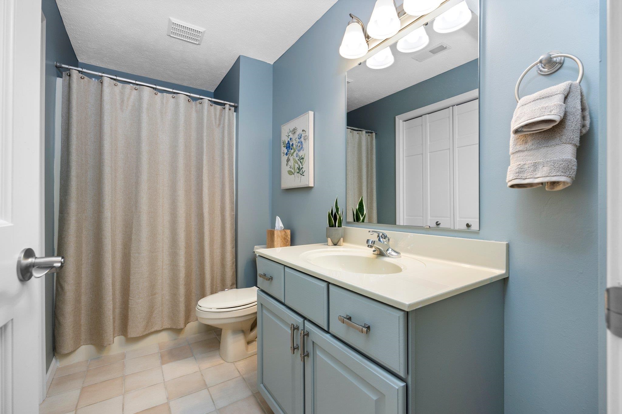 Traverse City, MI, 49686